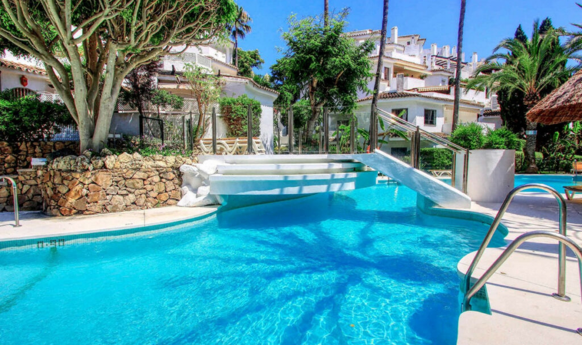 Resale - Apartment -
Elviria