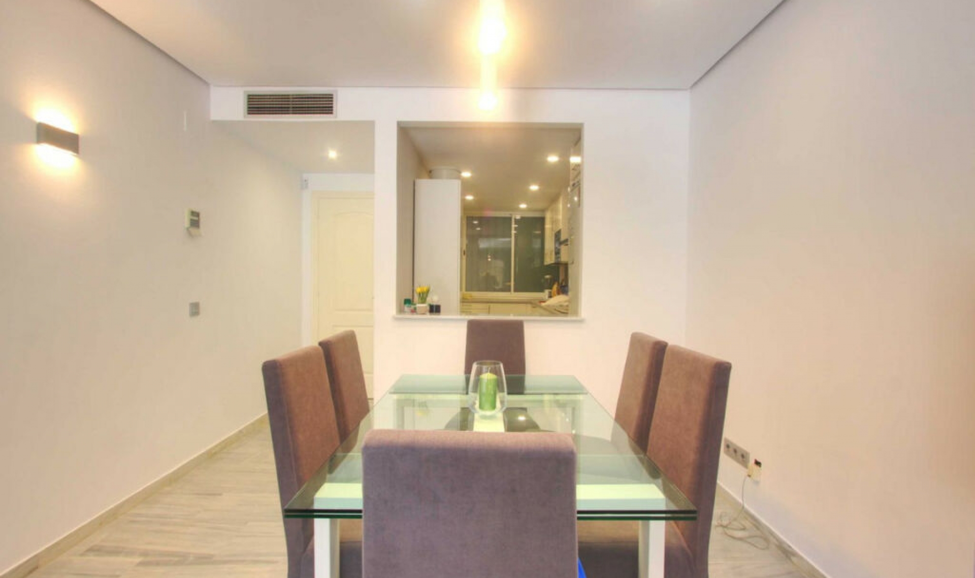 Resale - Apartment -
Elviria