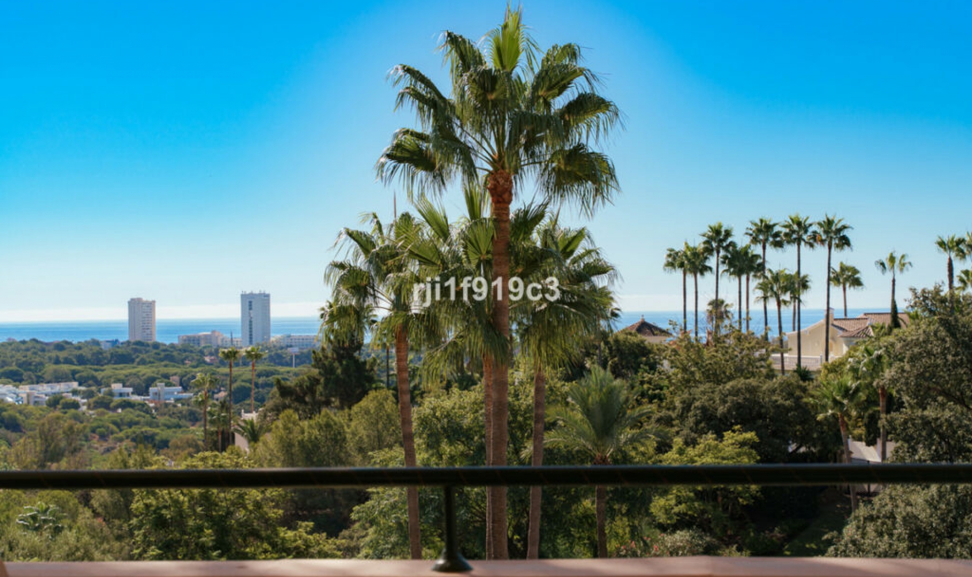 Resale - Apartment -
Elviria