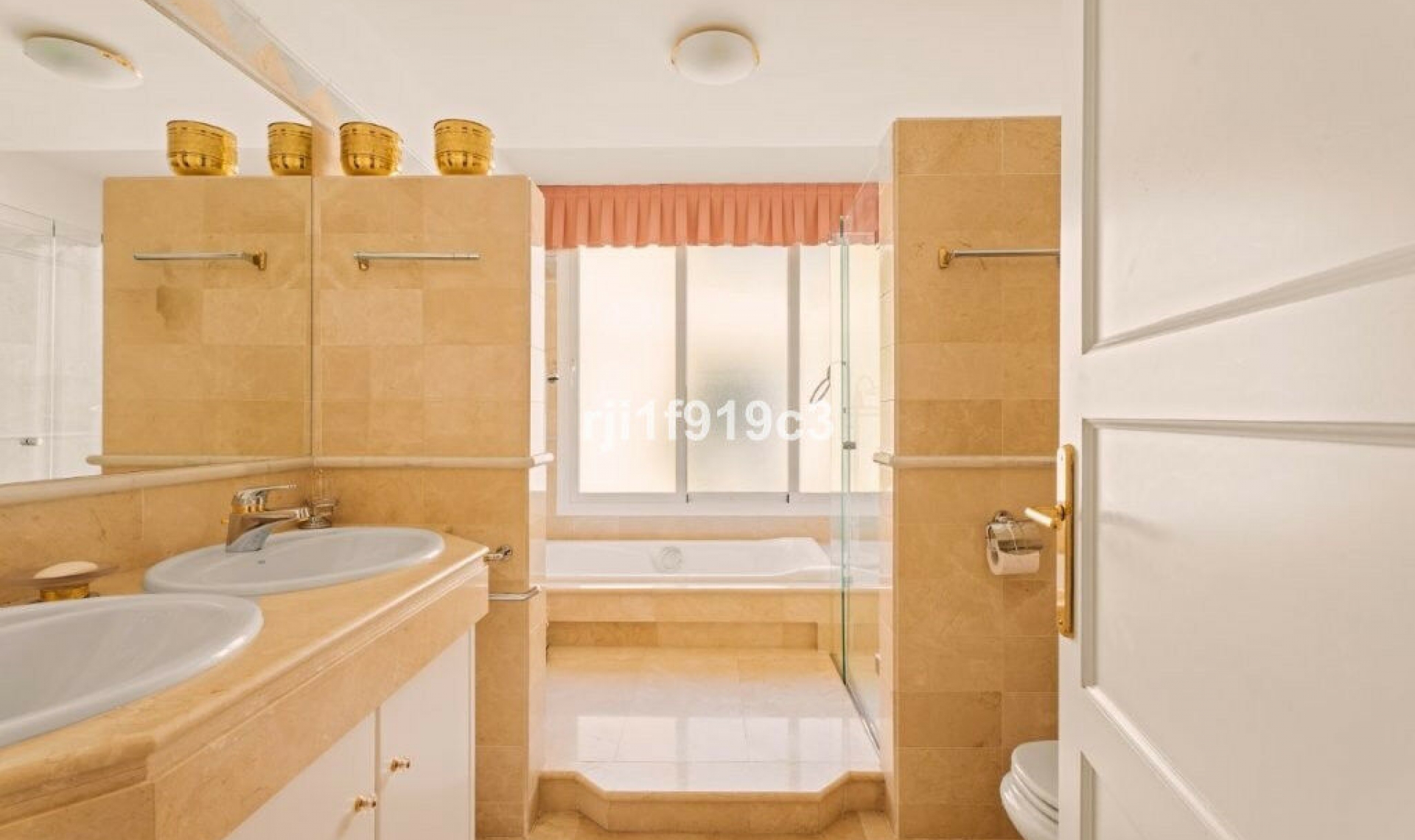Resale - Apartment -
Elviria
