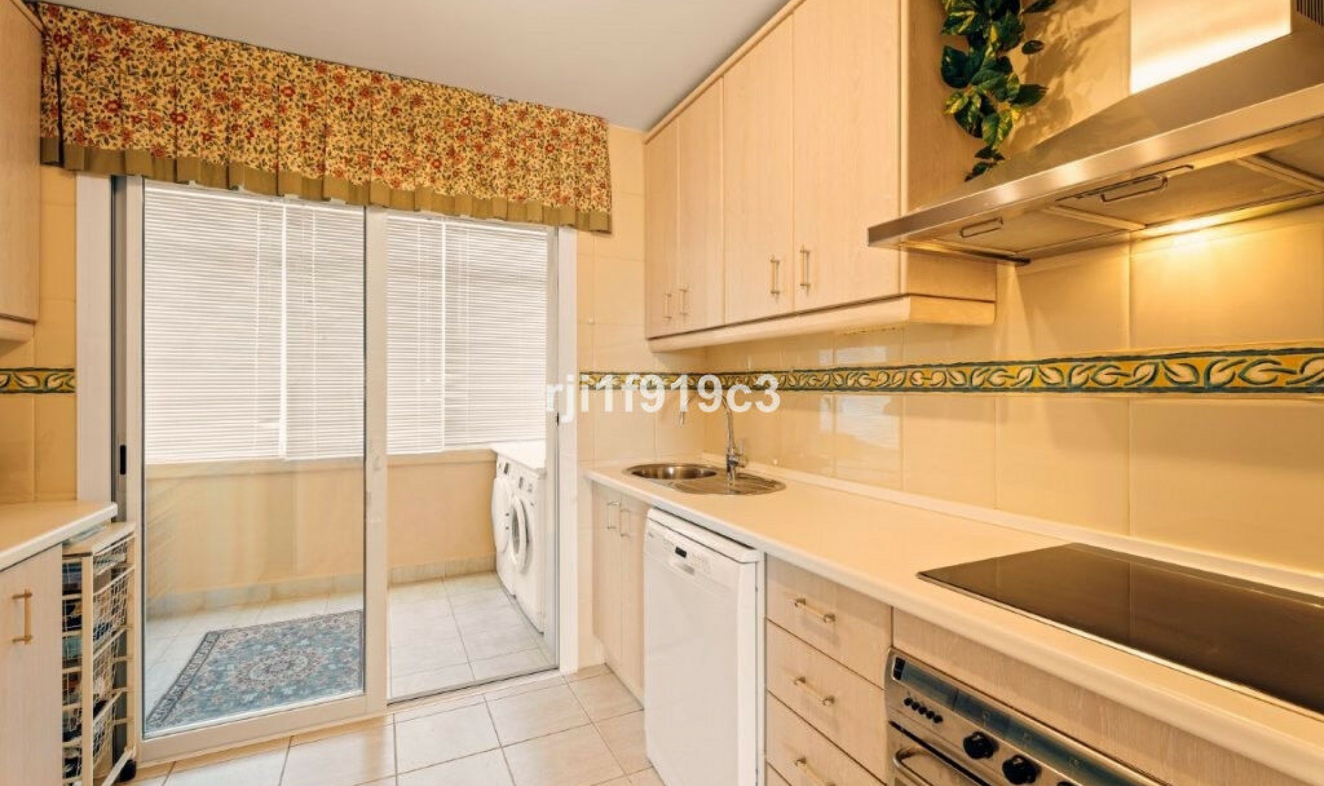 Resale - Apartment -
Elviria