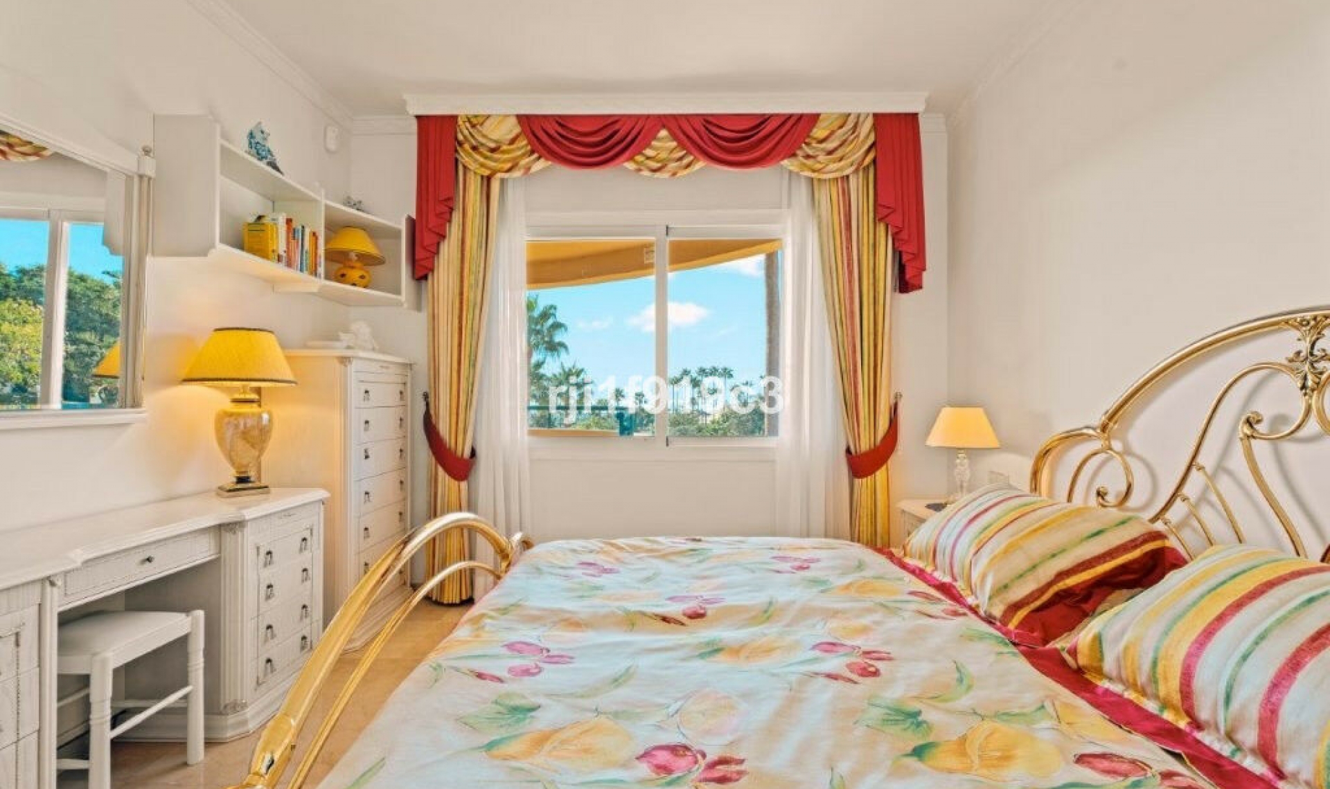 Resale - Apartment -
Elviria