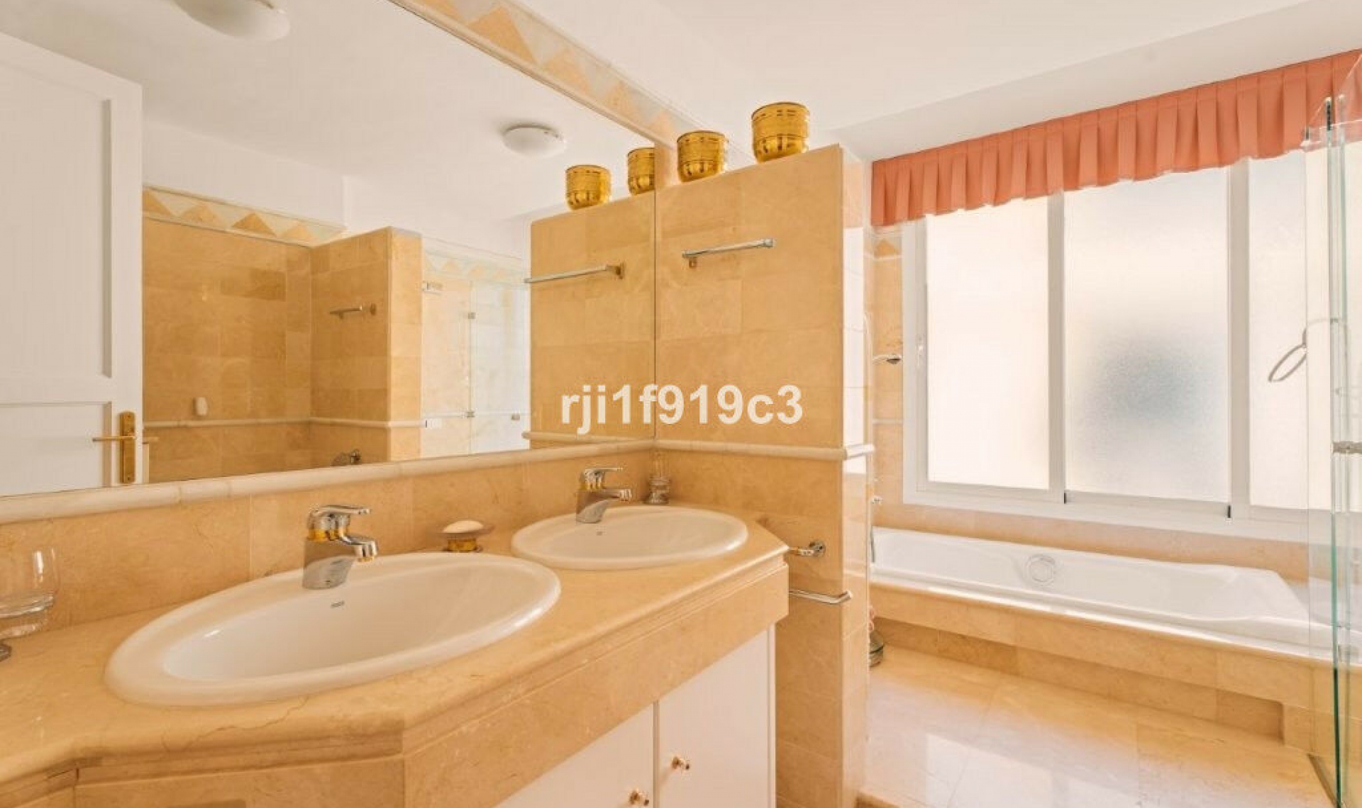 Resale - Apartment -
Elviria