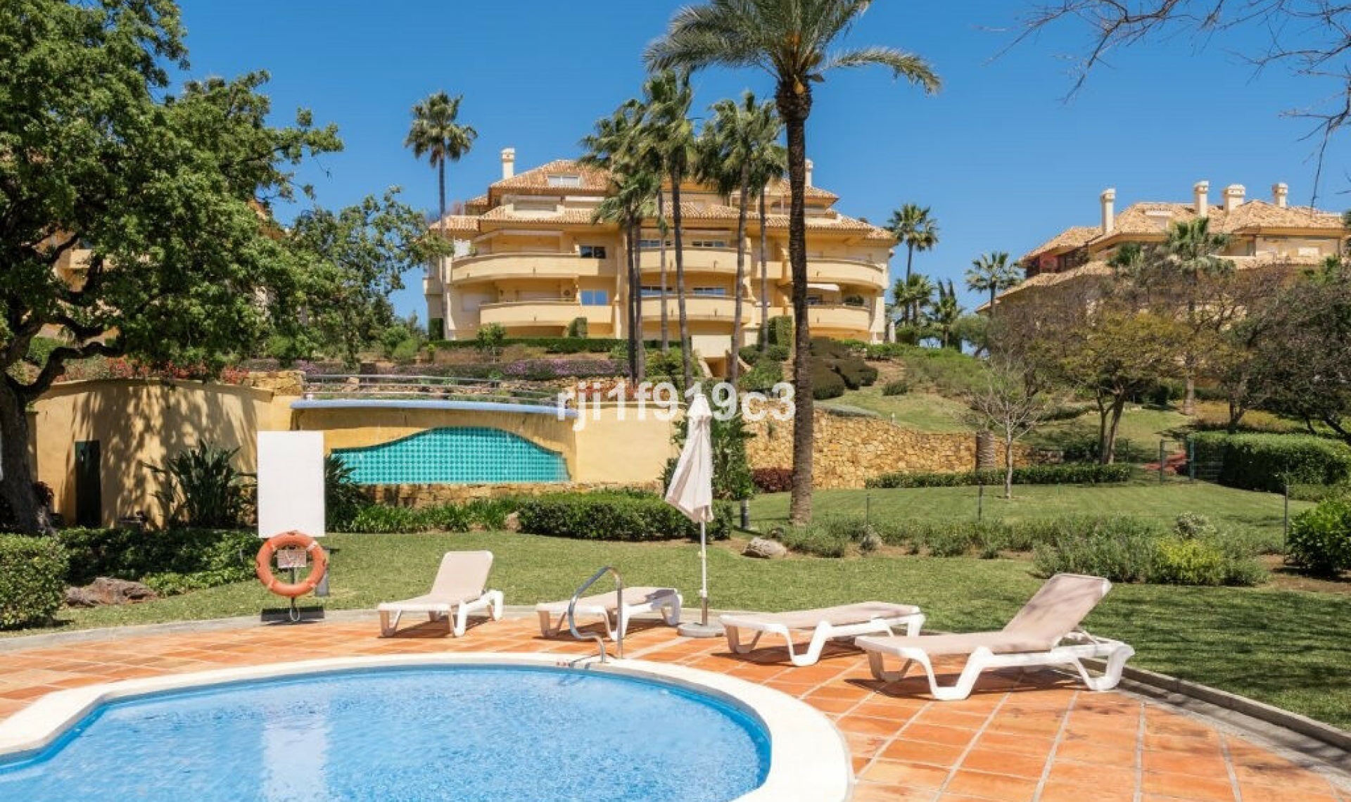 Resale - Apartment -
Elviria