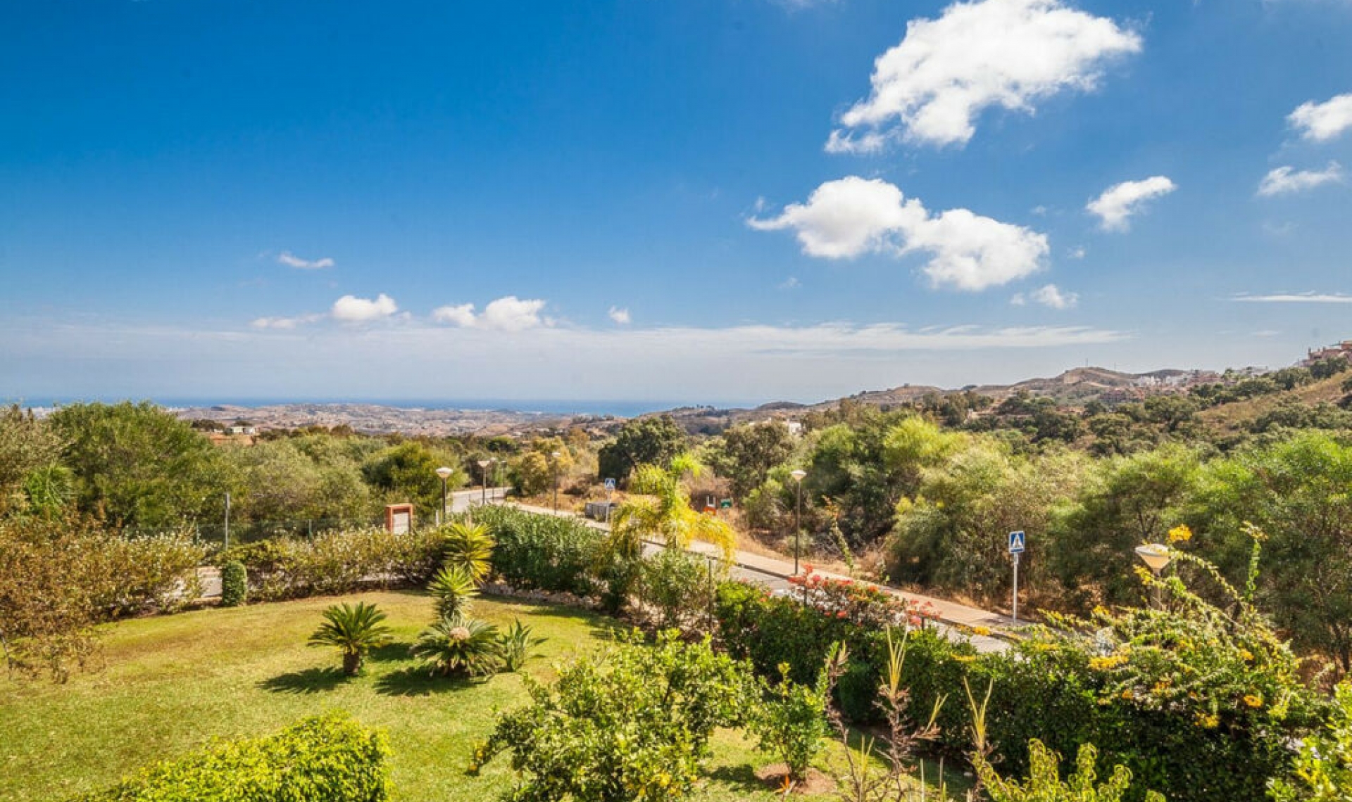 Resale - Apartment -
Elviria