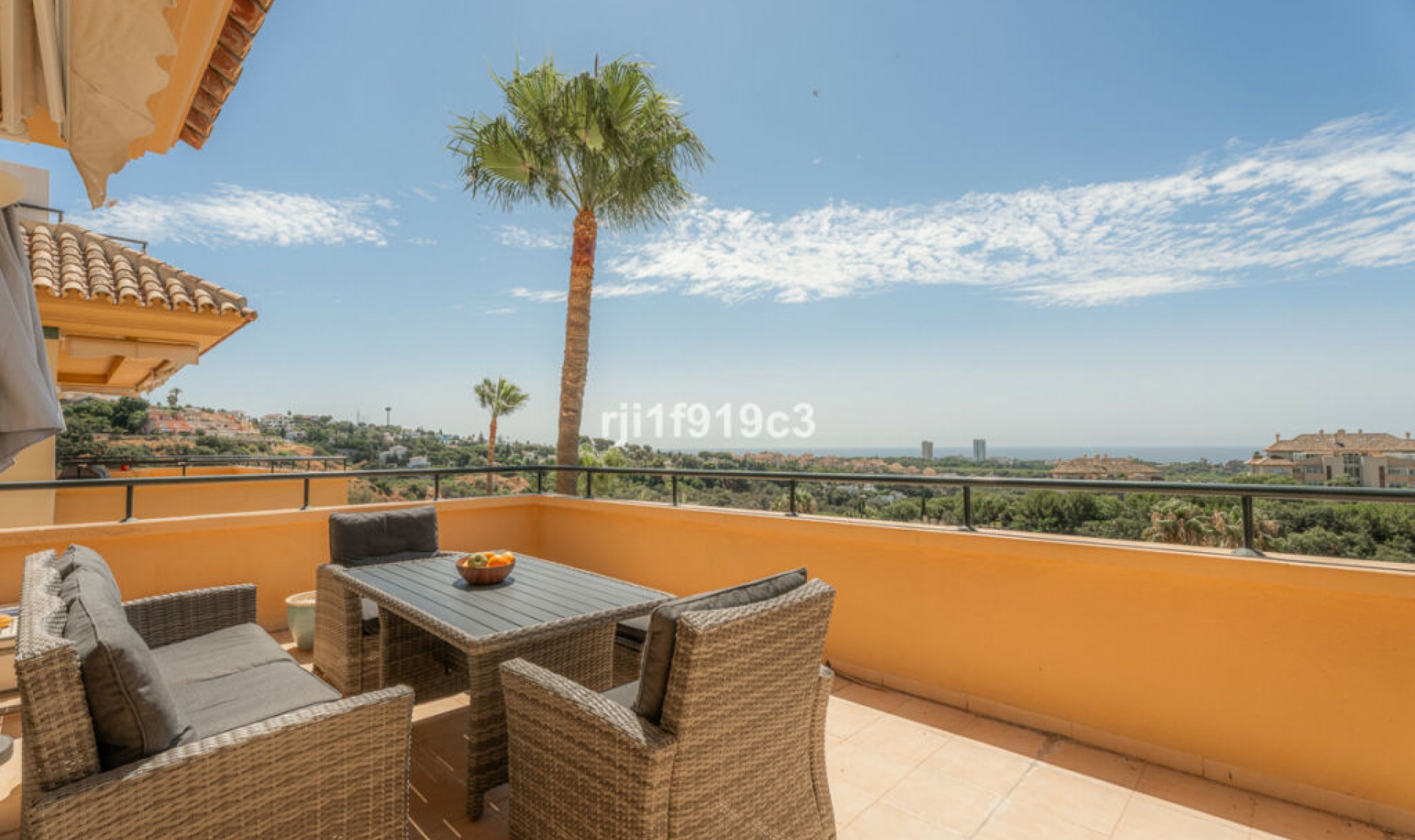 Resale - Apartment -
Elviria