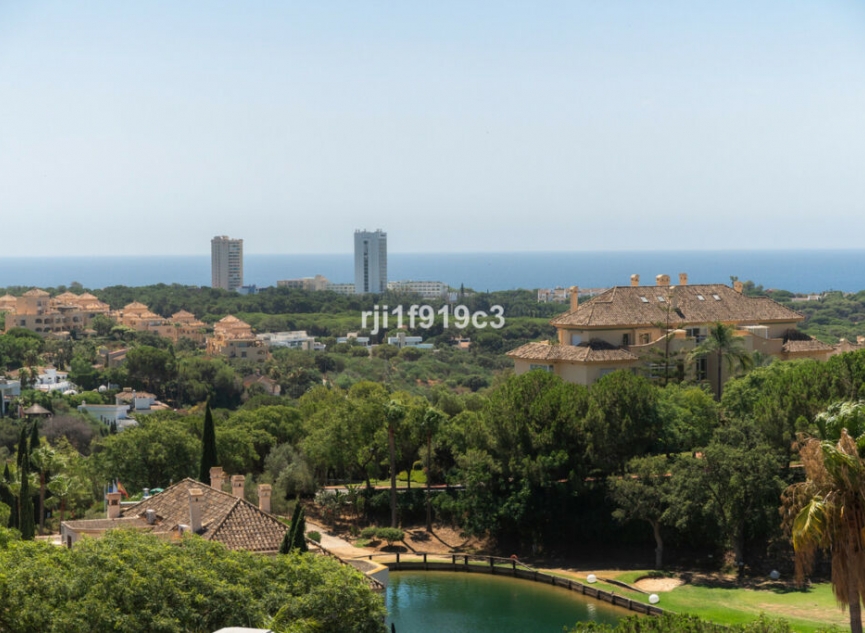 Resale - Apartment -
Elviria