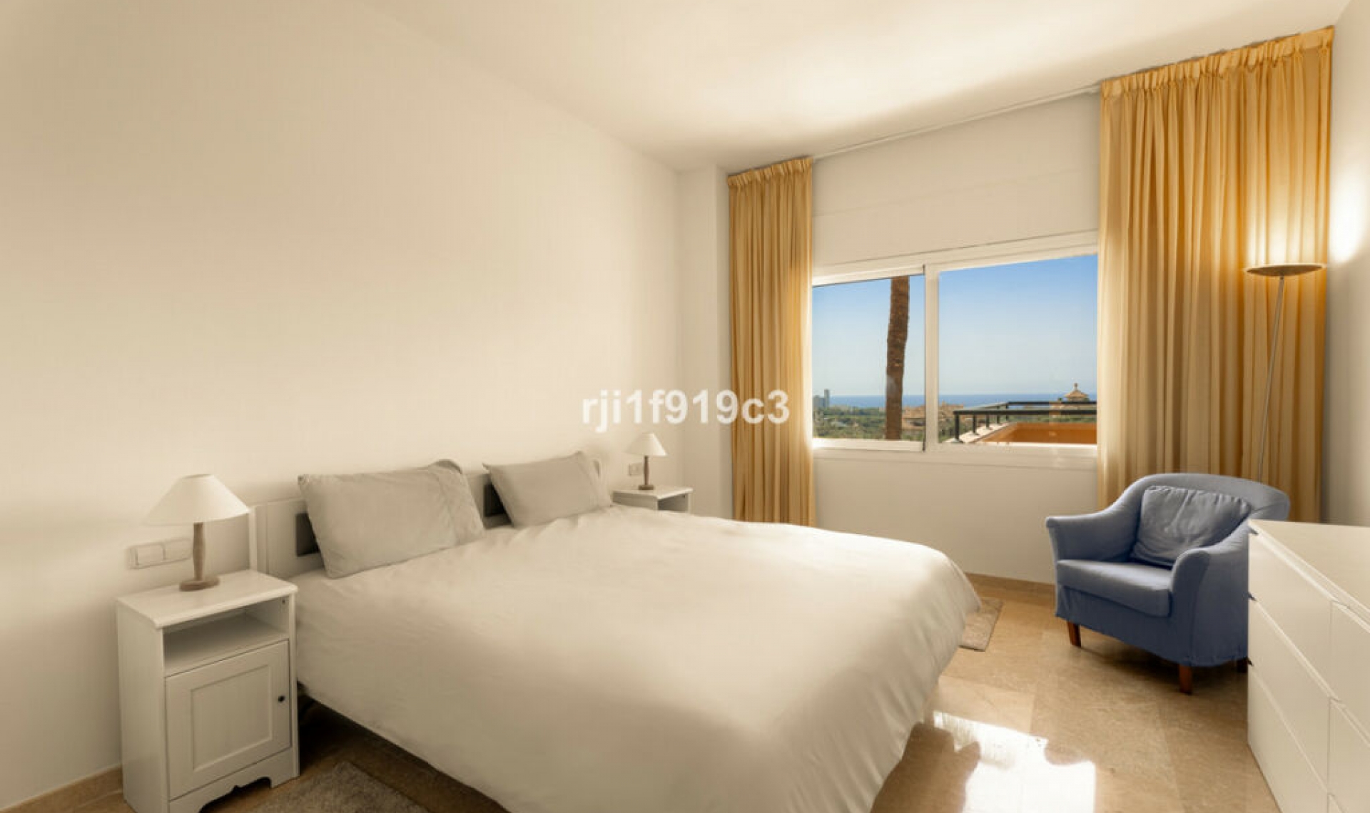 Resale - Apartment -
Elviria