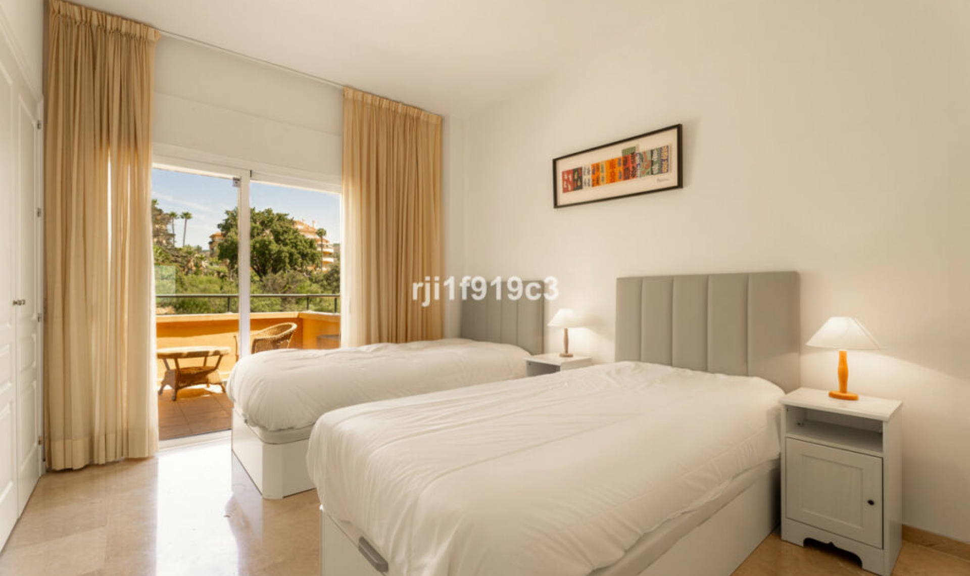 Resale - Apartment -
Elviria