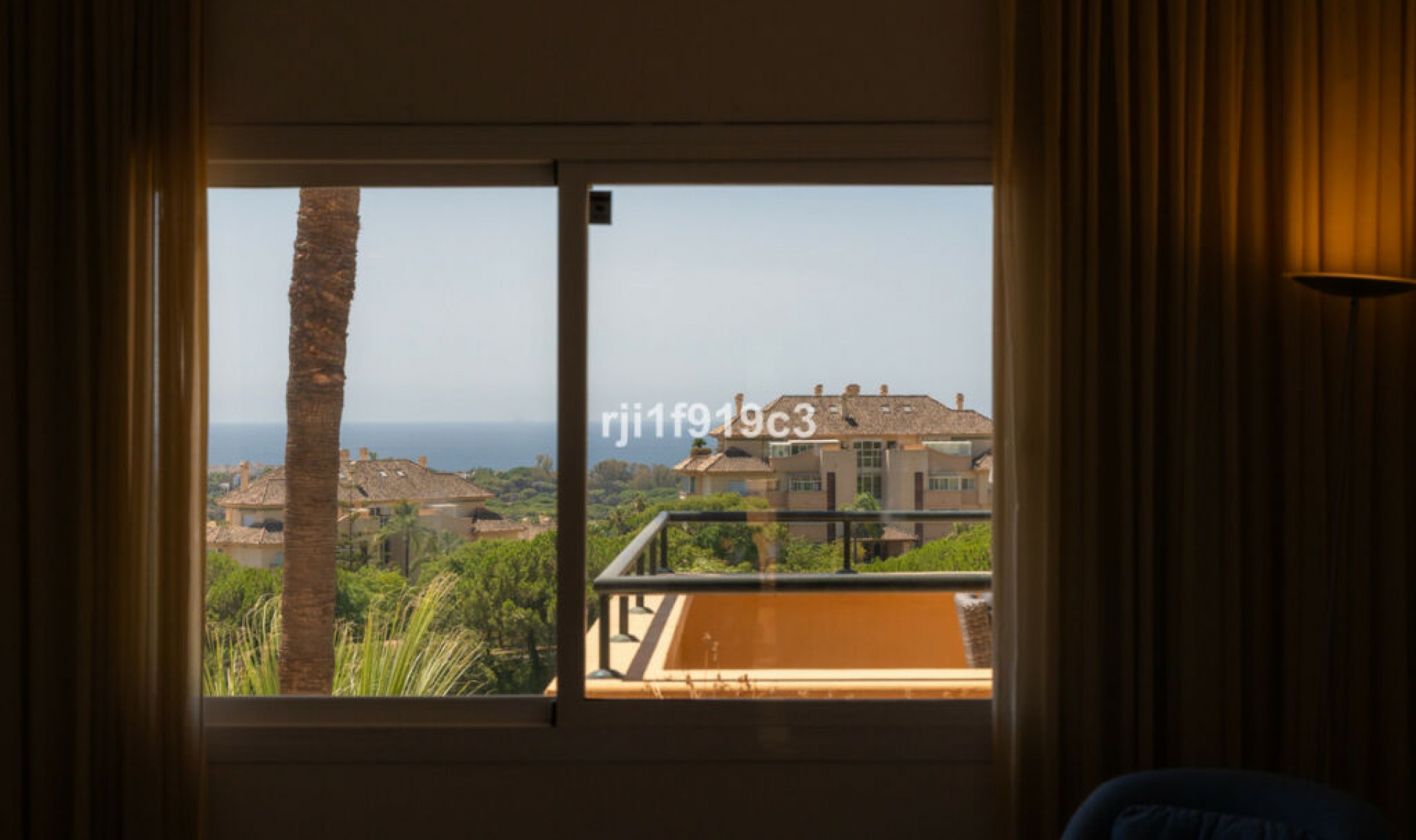 Resale - Apartment -
Elviria