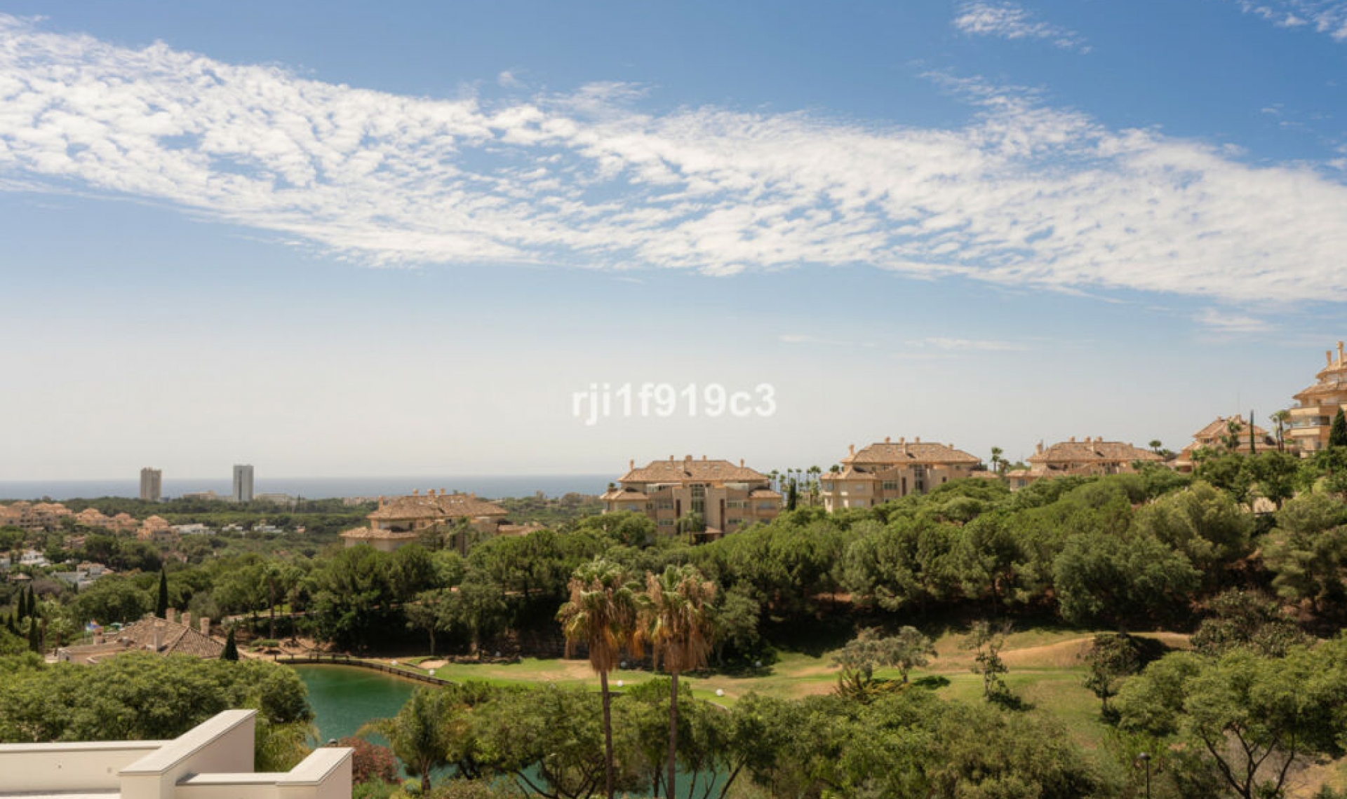 Resale - Apartment -
Elviria