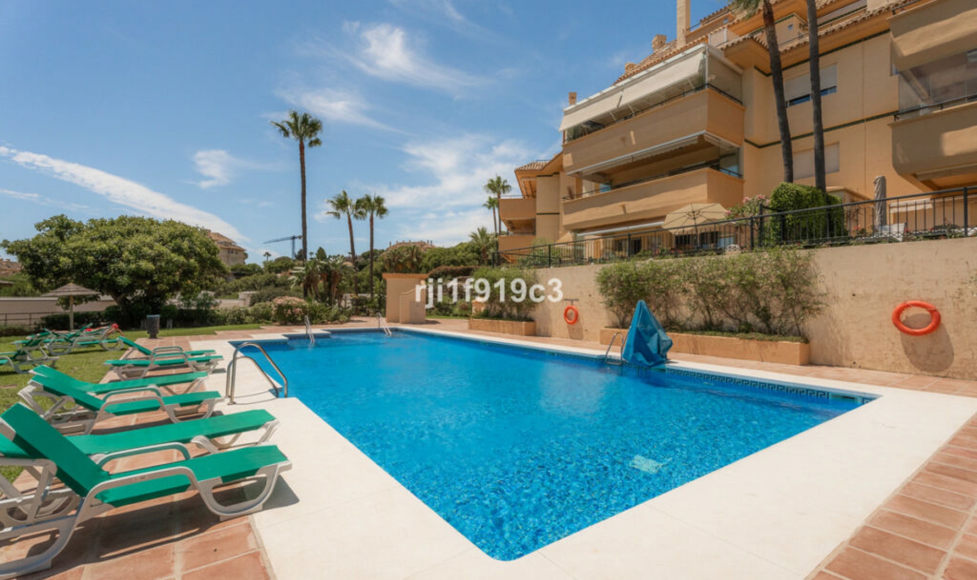 Resale - Apartment -
Elviria
