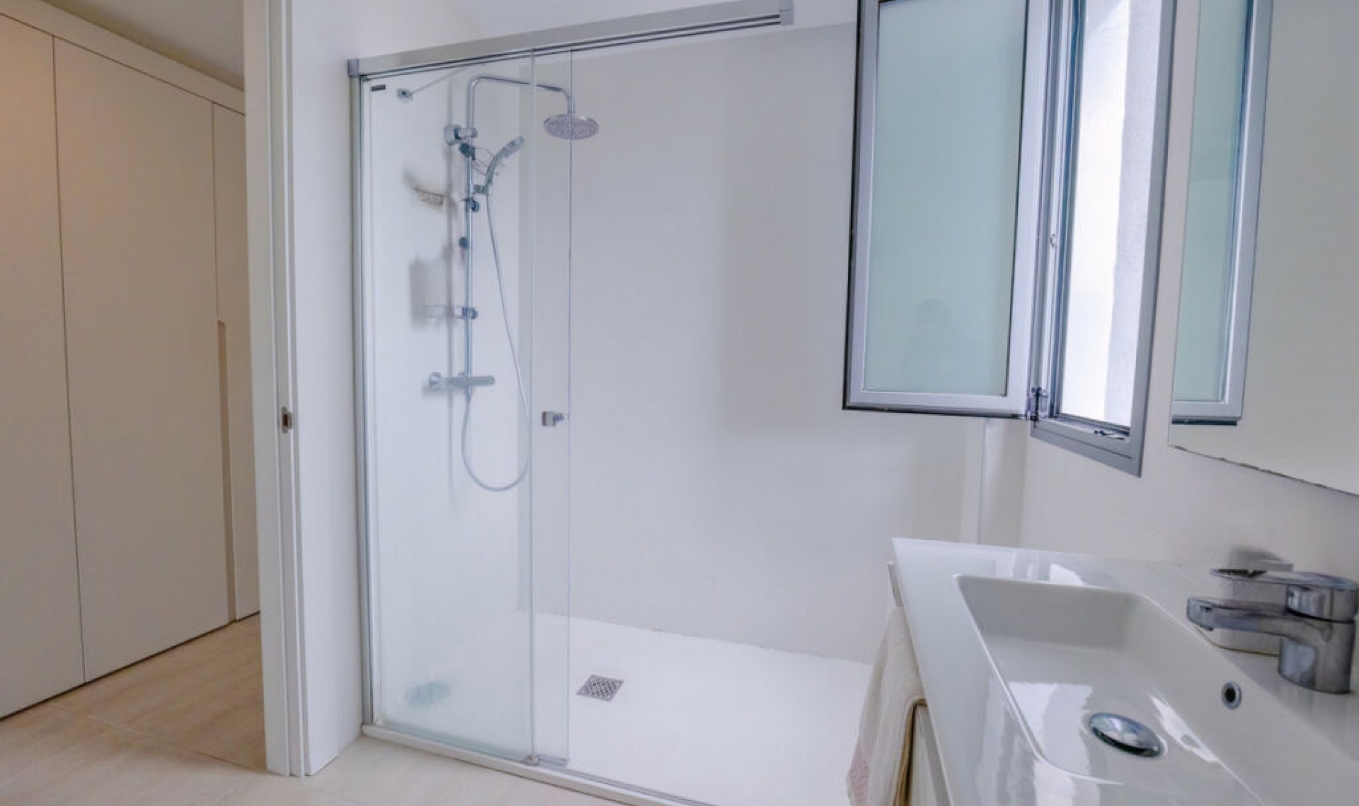 Resale - Apartment -
Estepona