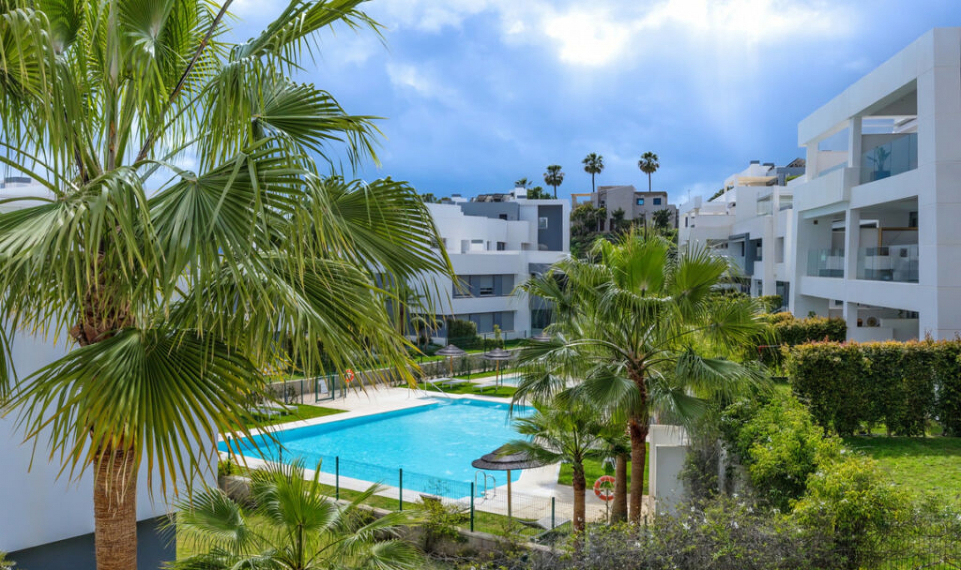Resale - Apartment -
Estepona