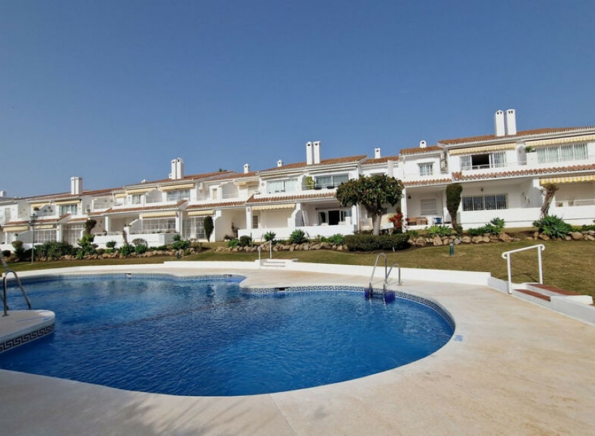 Resale - Apartment -
Estepona