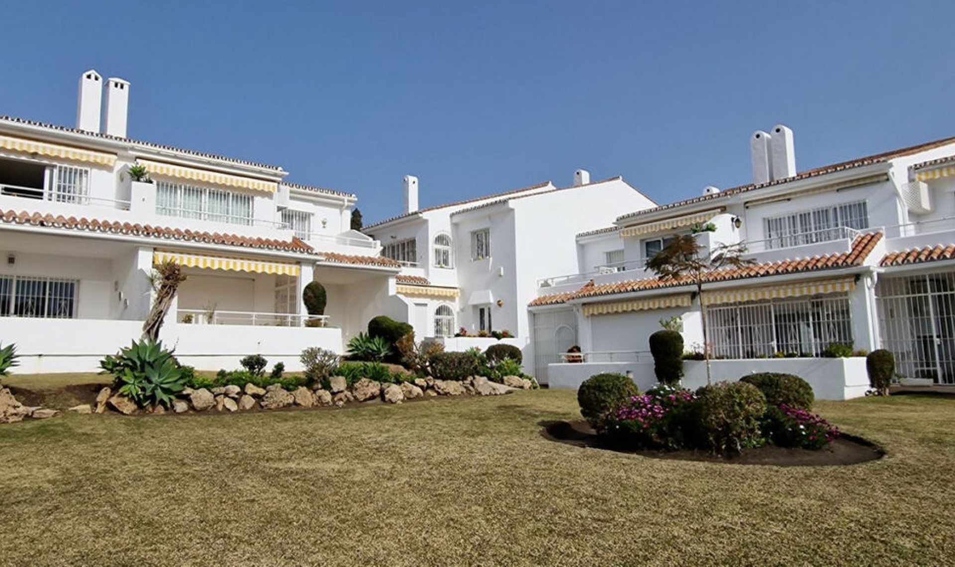 Resale - Apartment -
Estepona