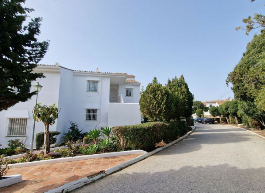 Resale - Apartment -
Estepona