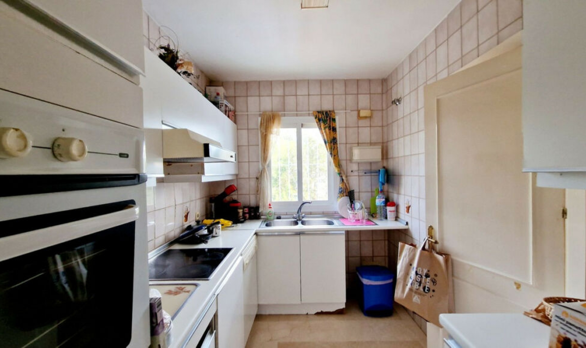 Resale - Apartment -
Estepona