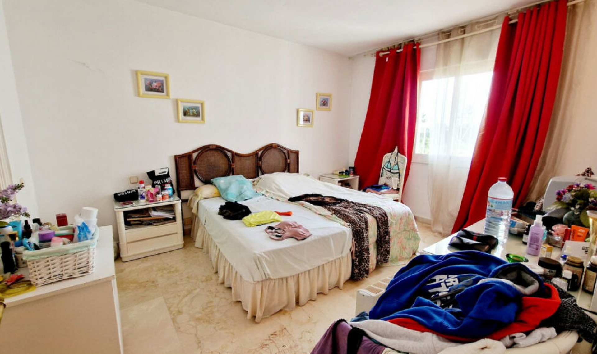 Resale - Apartment -
Estepona