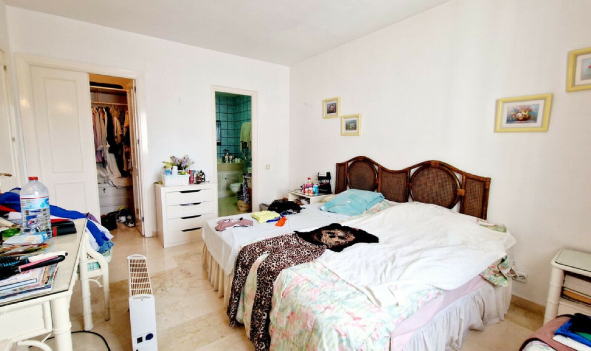 Resale - Apartment -
Estepona