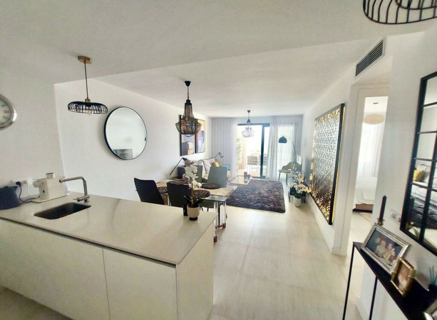 Resale - Apartment -
Estepona