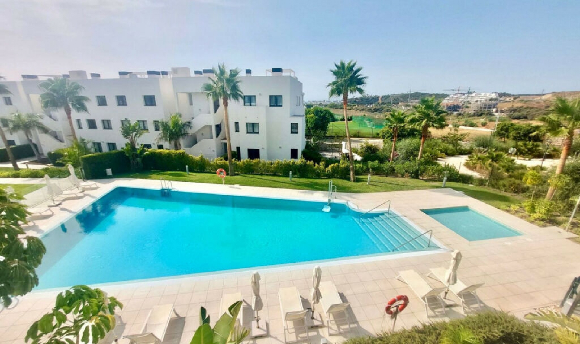Resale - Apartment -
Estepona