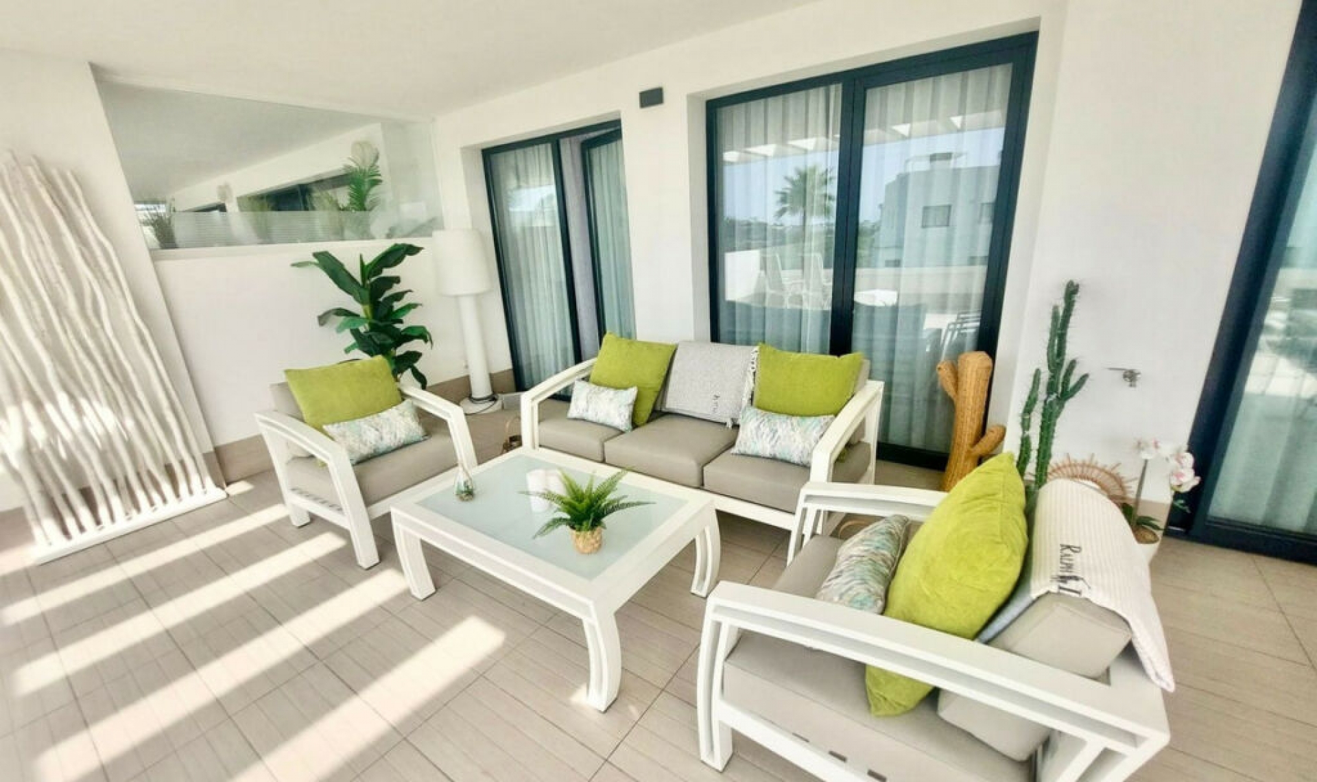 Resale - Apartment -
Estepona