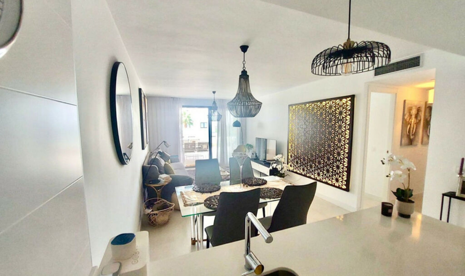 Resale - Apartment -
Estepona