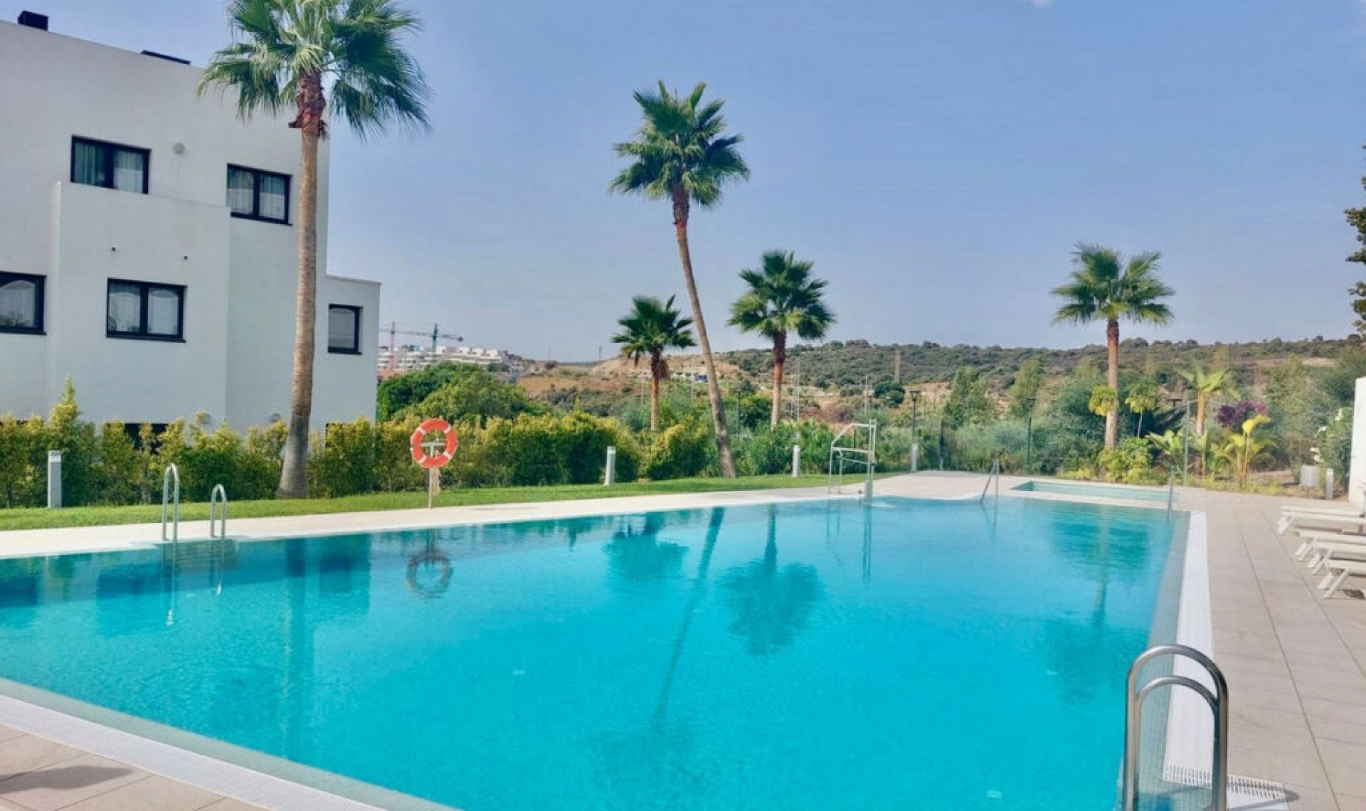 Resale - Apartment -
Estepona