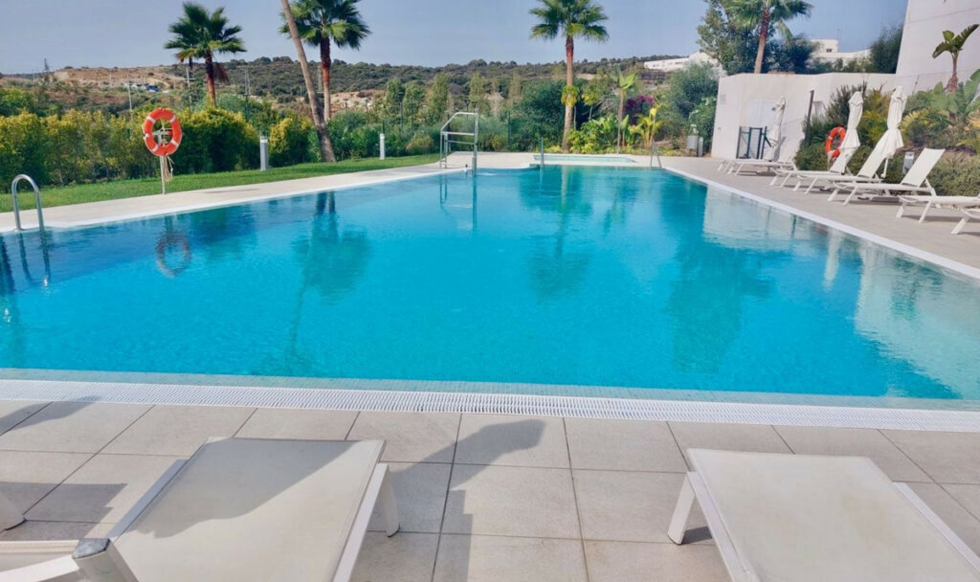 Resale - Apartment -
Estepona