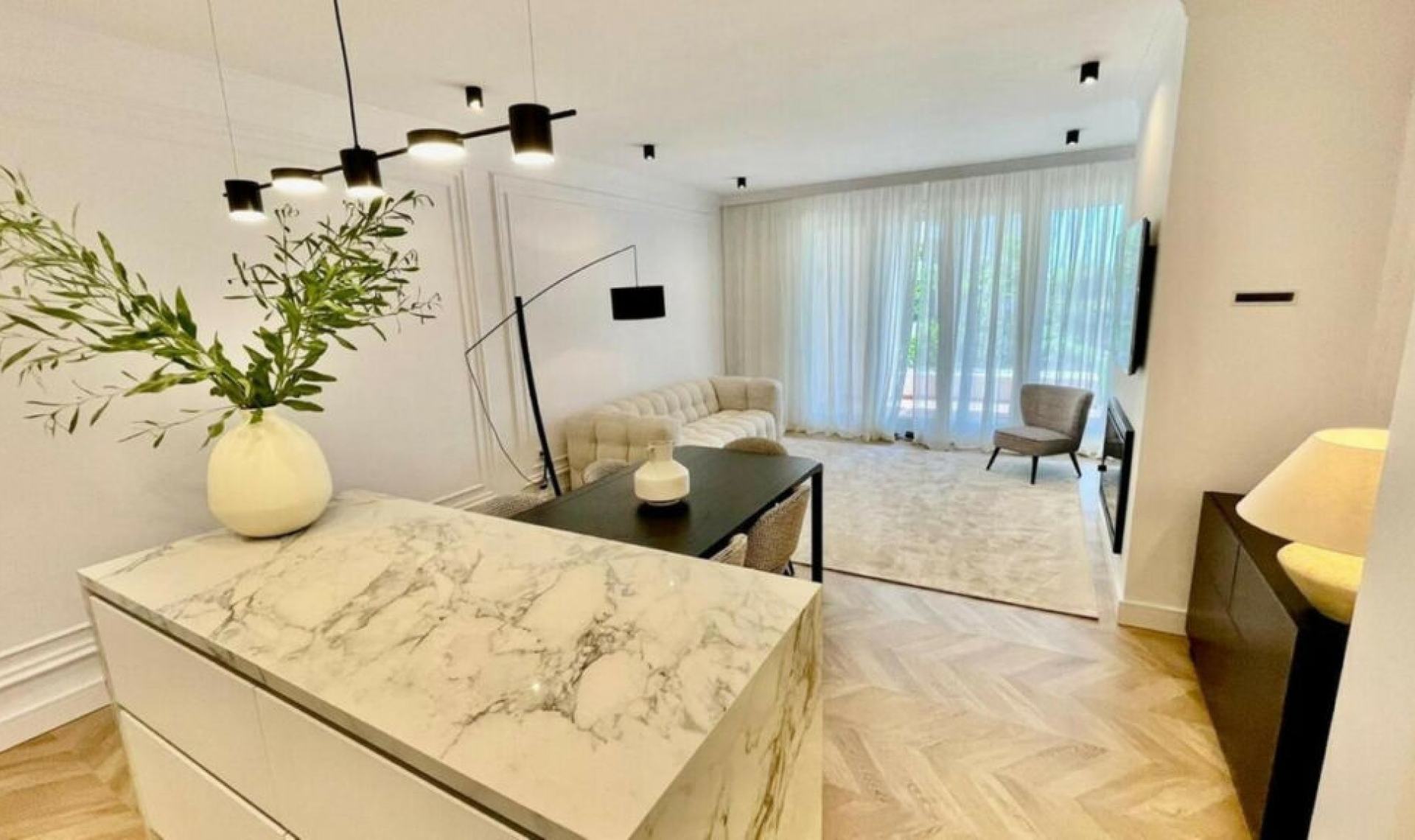 Resale - Apartment -
Estepona