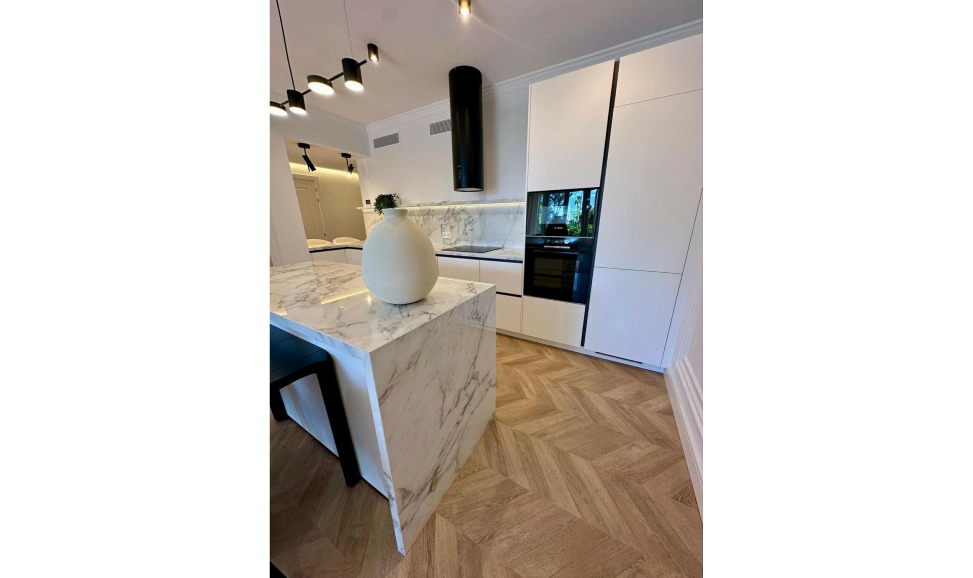 Resale - Apartment -
Estepona