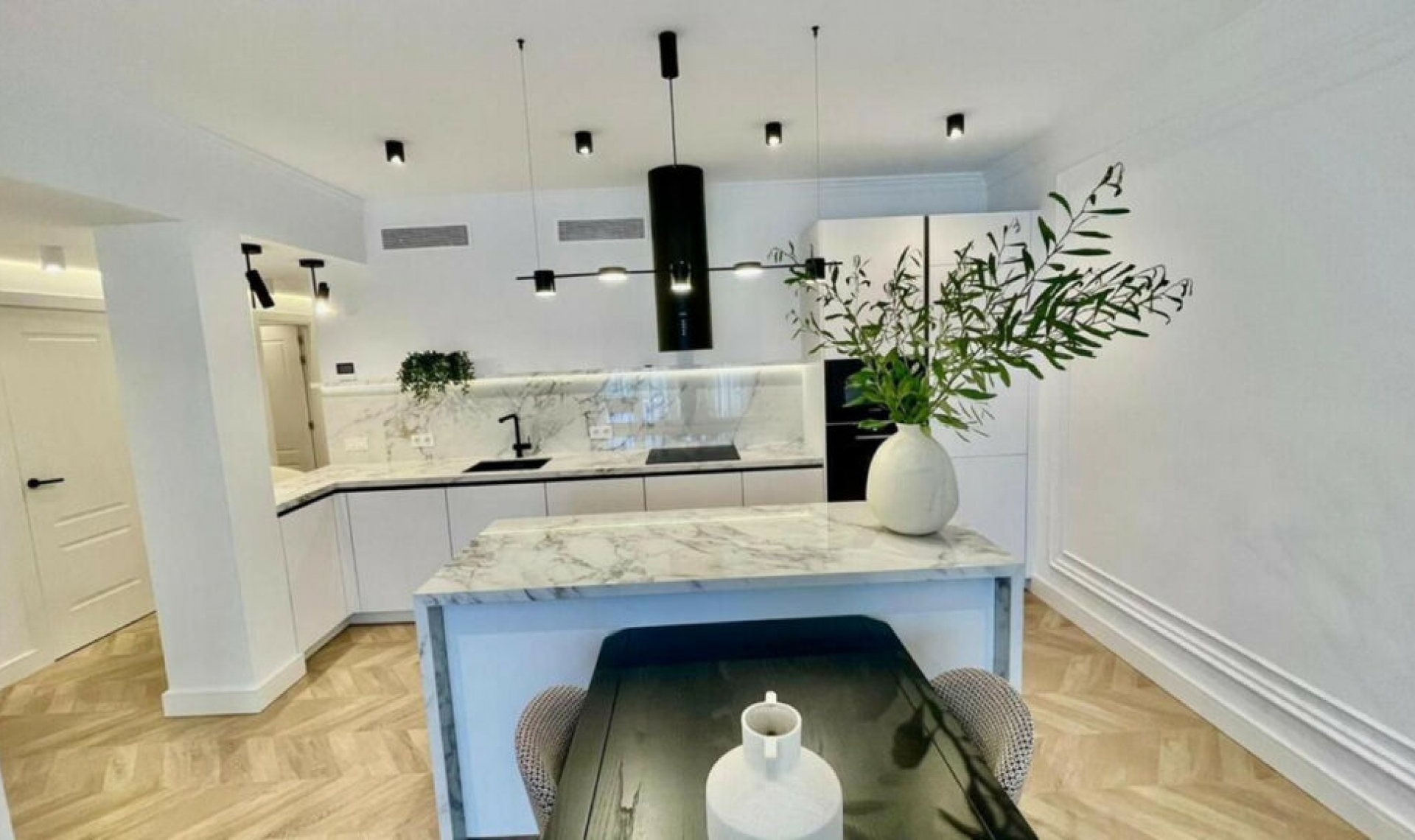 Resale - Apartment -
Estepona