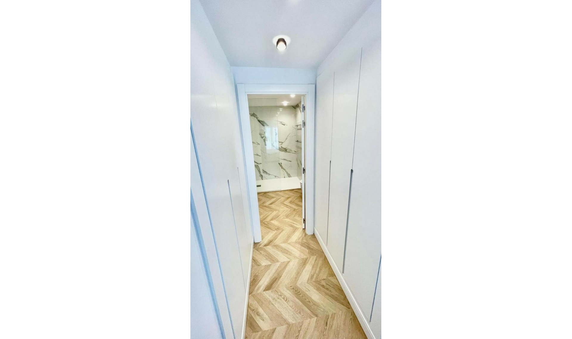 Resale - Apartment -
Estepona