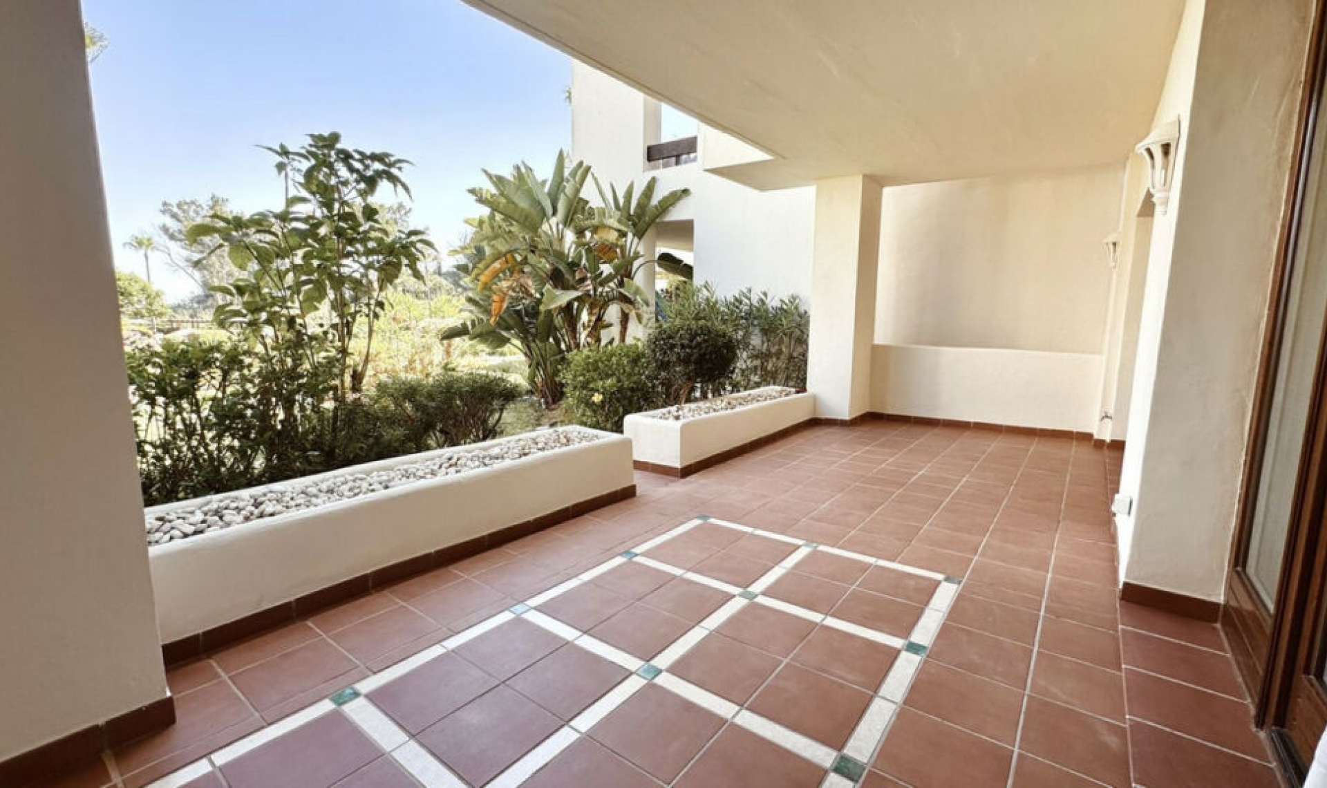 Resale - Apartment -
Estepona