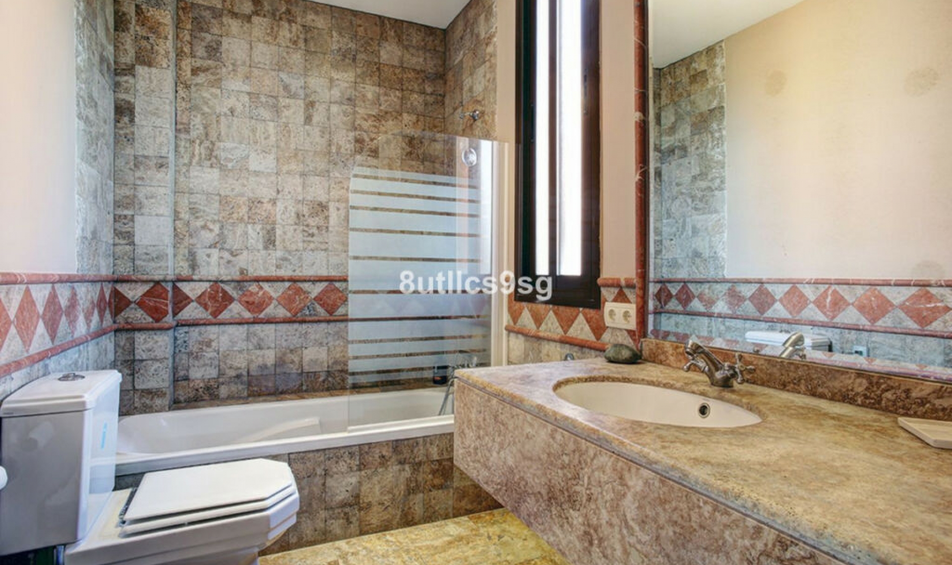 Resale - Apartment -
Estepona