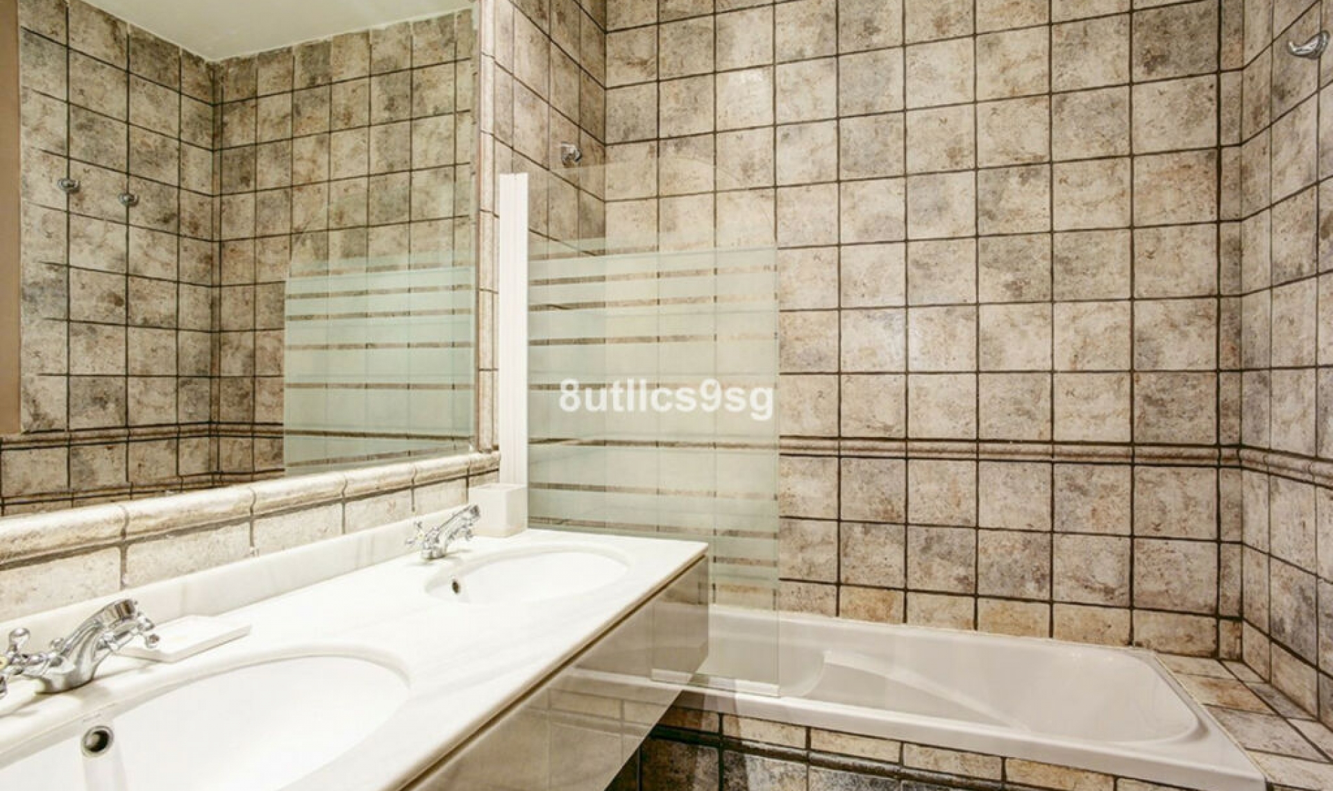 Resale - Apartment -
Estepona