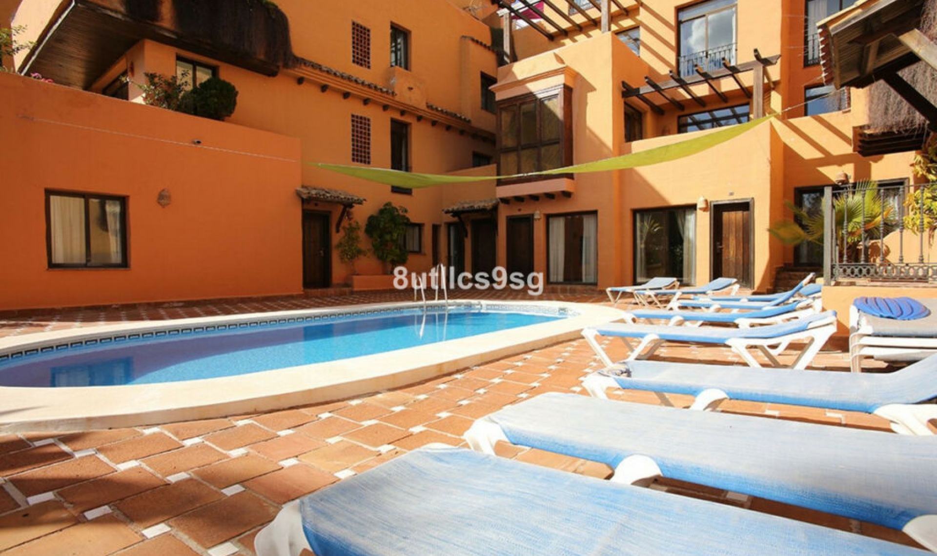 Resale - Apartment -
Estepona