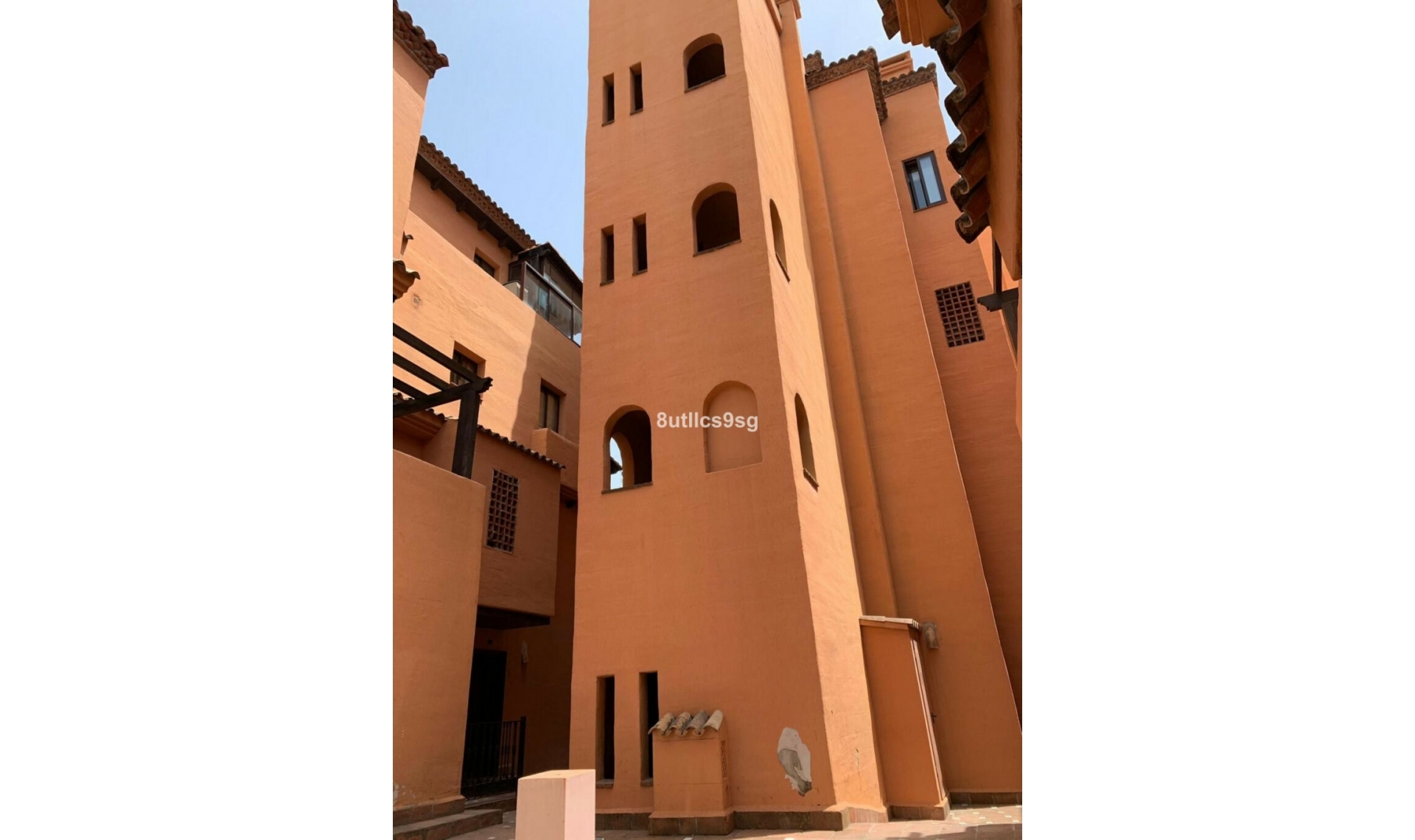 Resale - Apartment -
Estepona