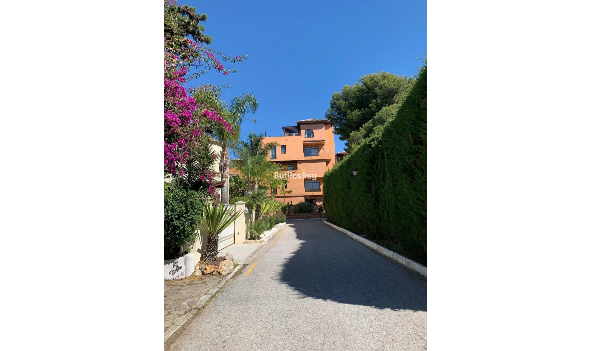 Resale - Apartment -
Estepona