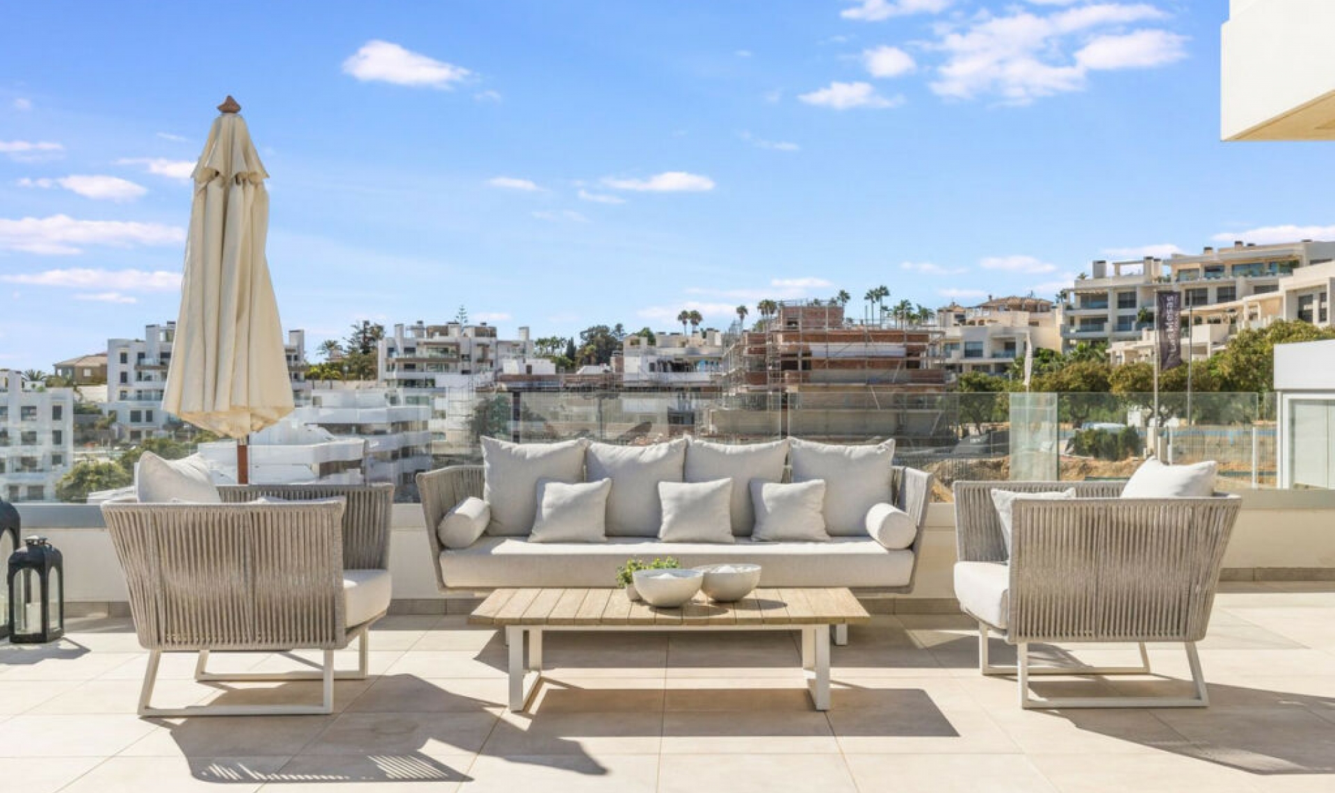 Resale - Apartment -
Estepona