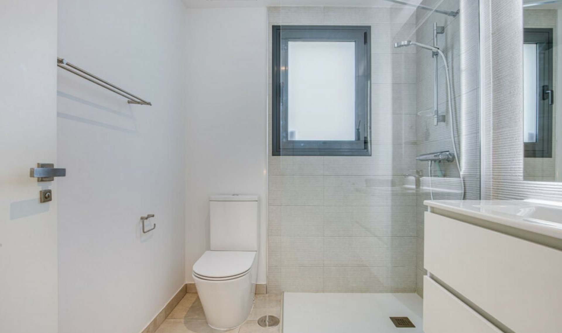 Resale - Apartment -
Estepona