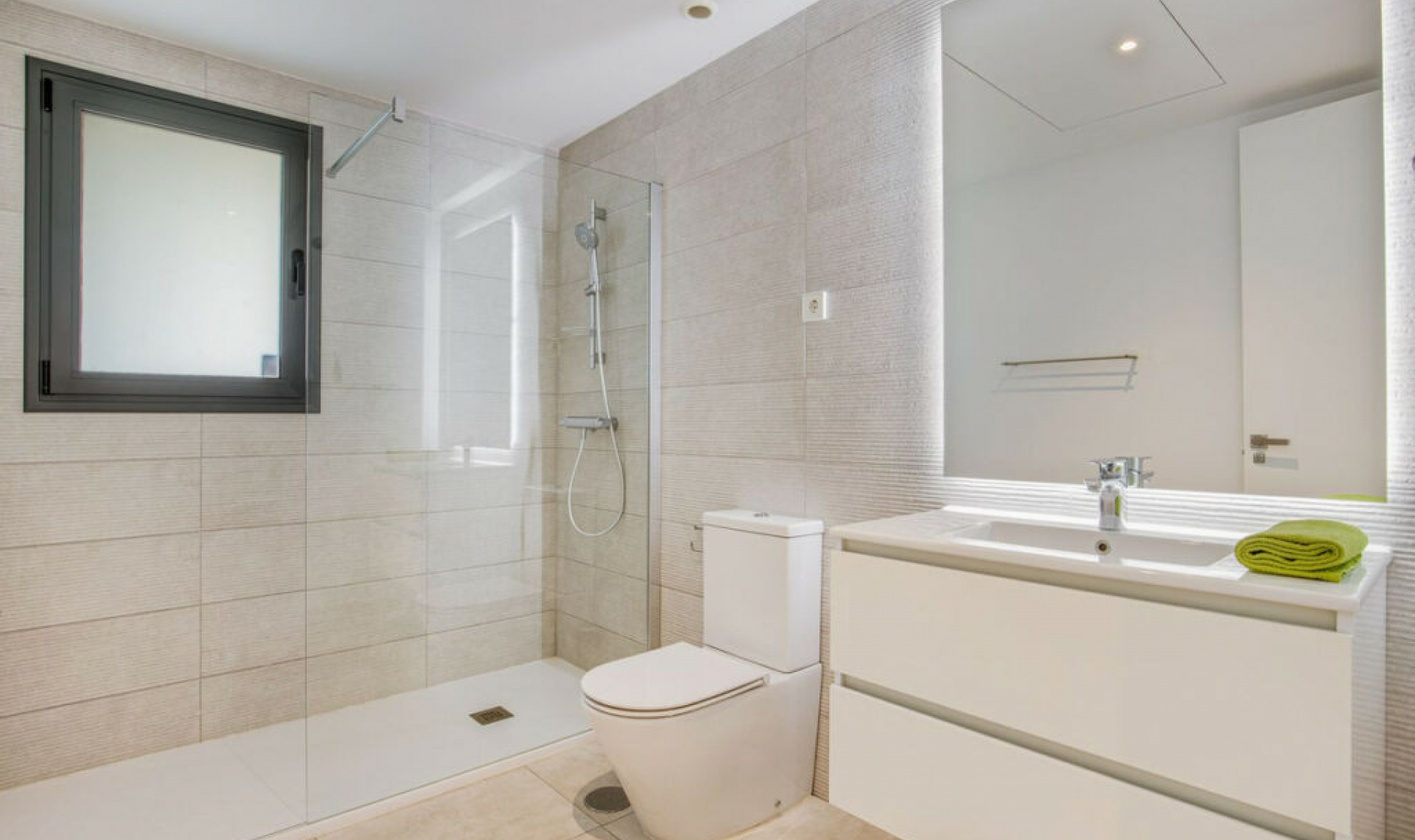 Resale - Apartment -
Estepona