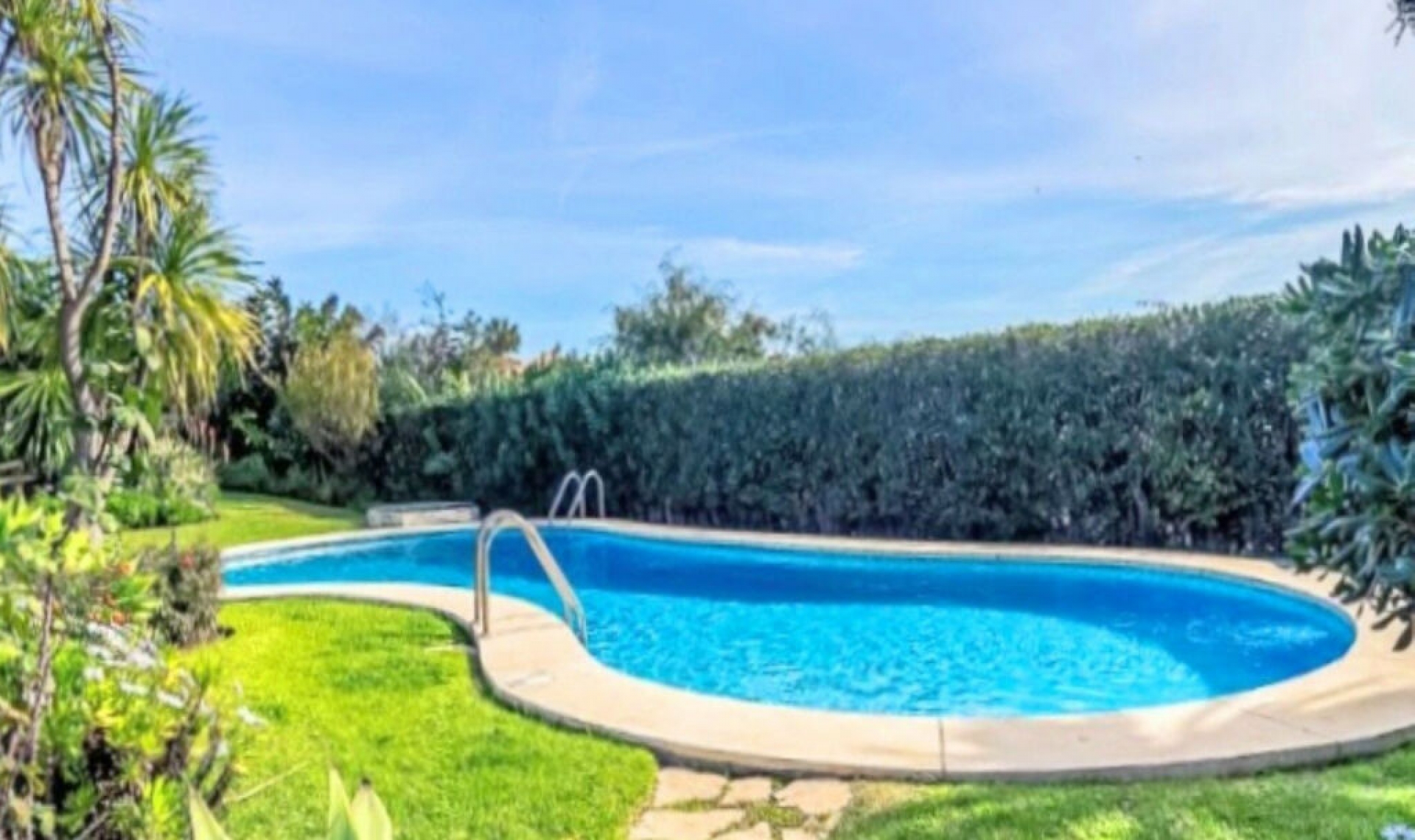Resale - Apartment -
Estepona