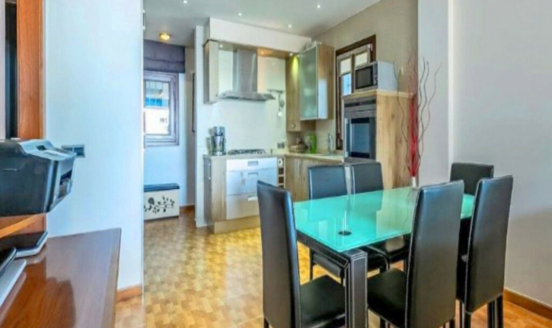 Resale - Apartment -
Estepona