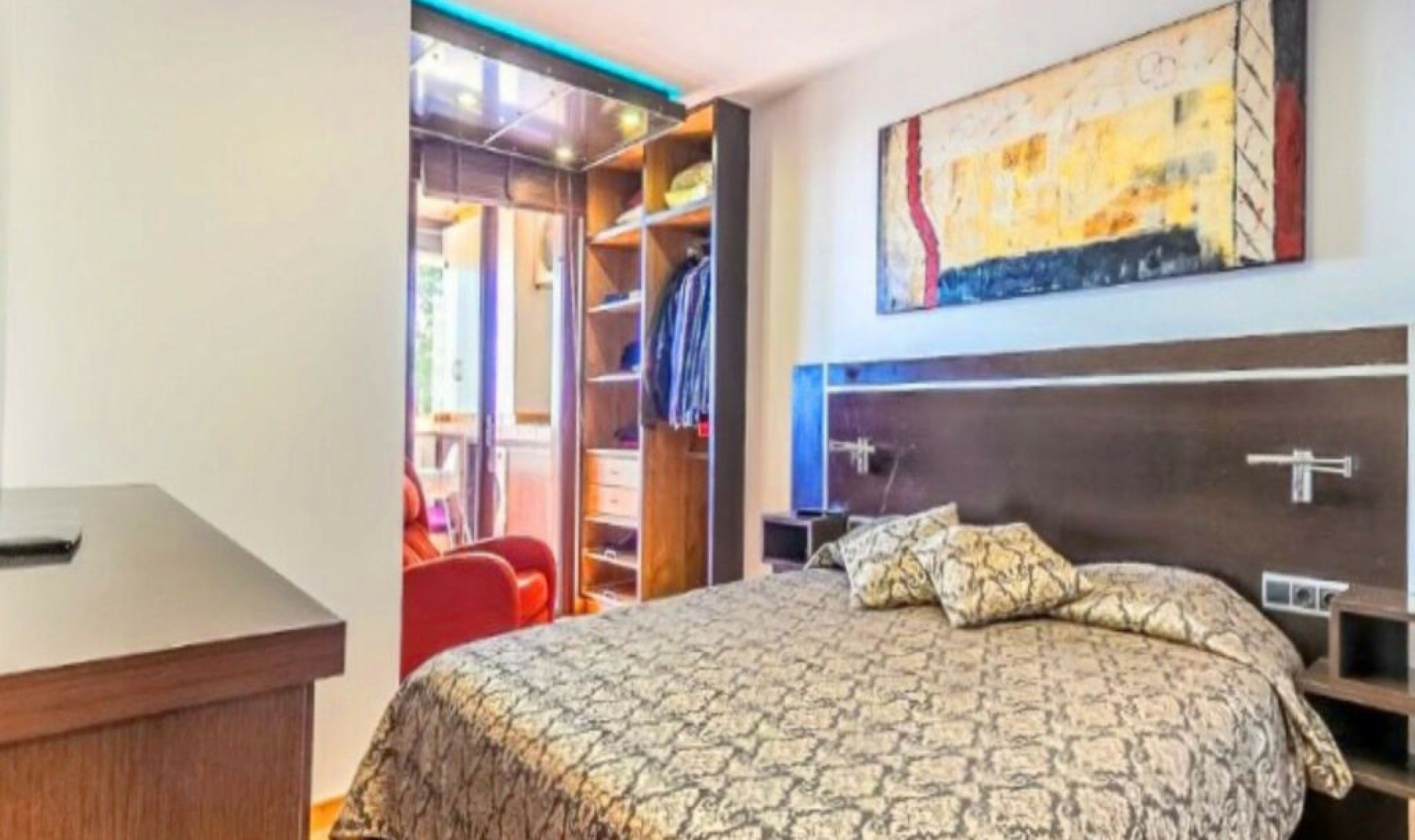 Resale - Apartment -
Estepona