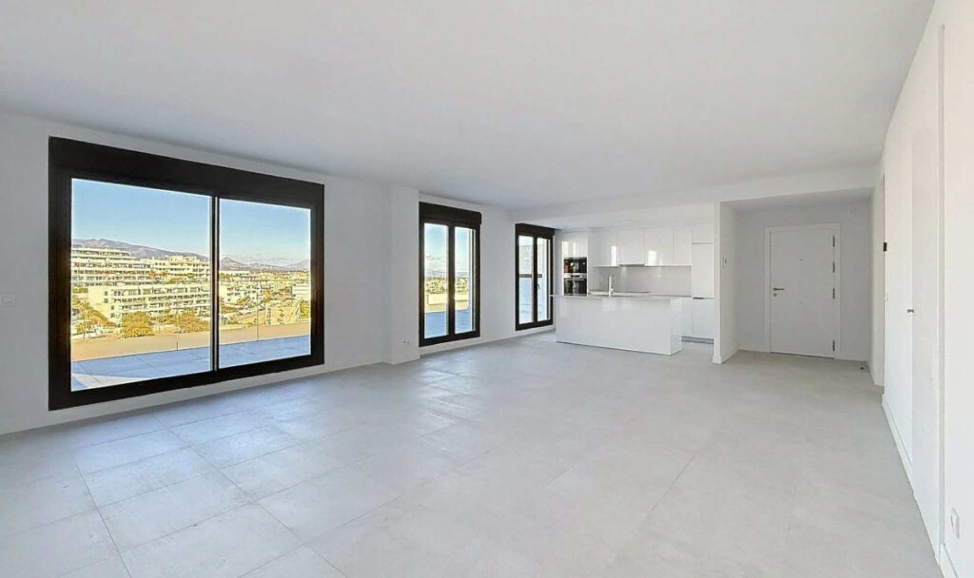 Resale - Apartment -
Estepona