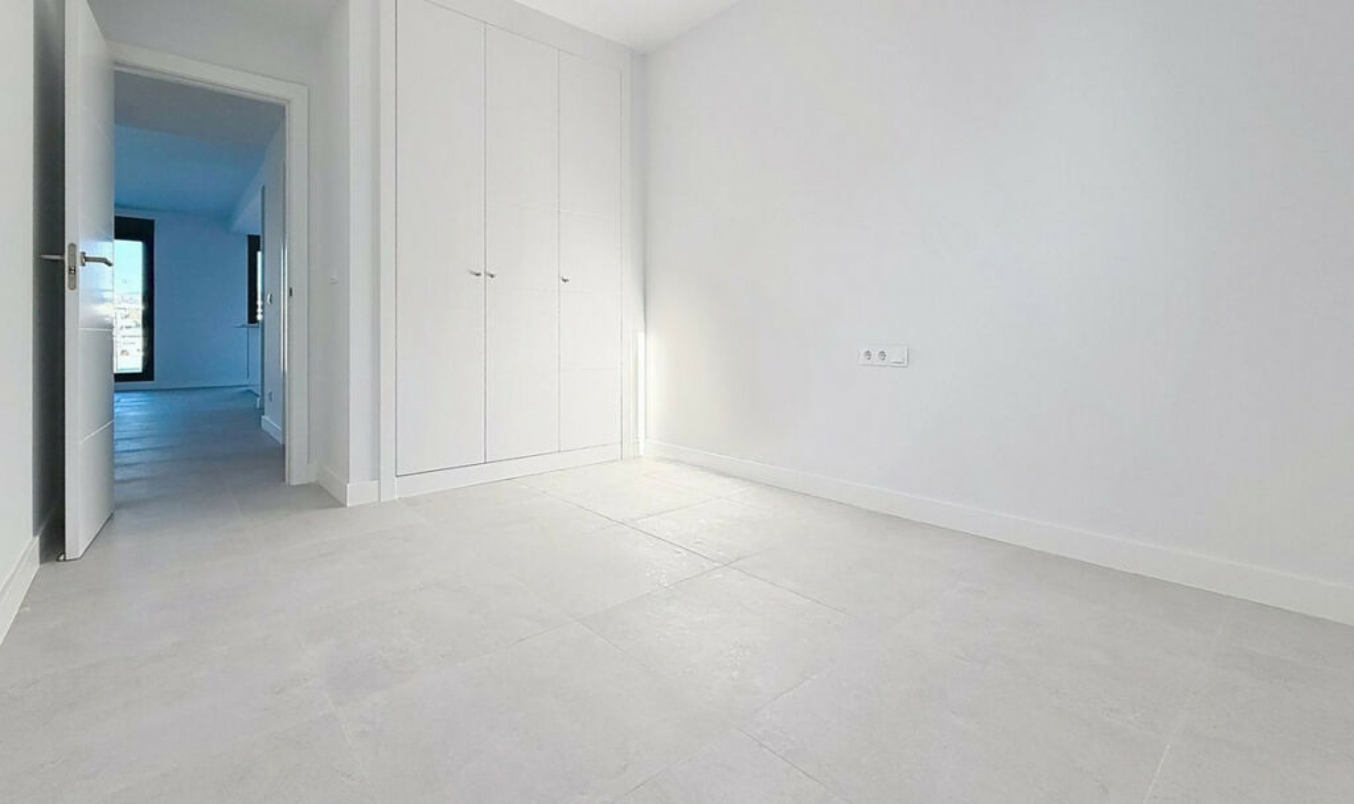 Resale - Apartment -
Estepona