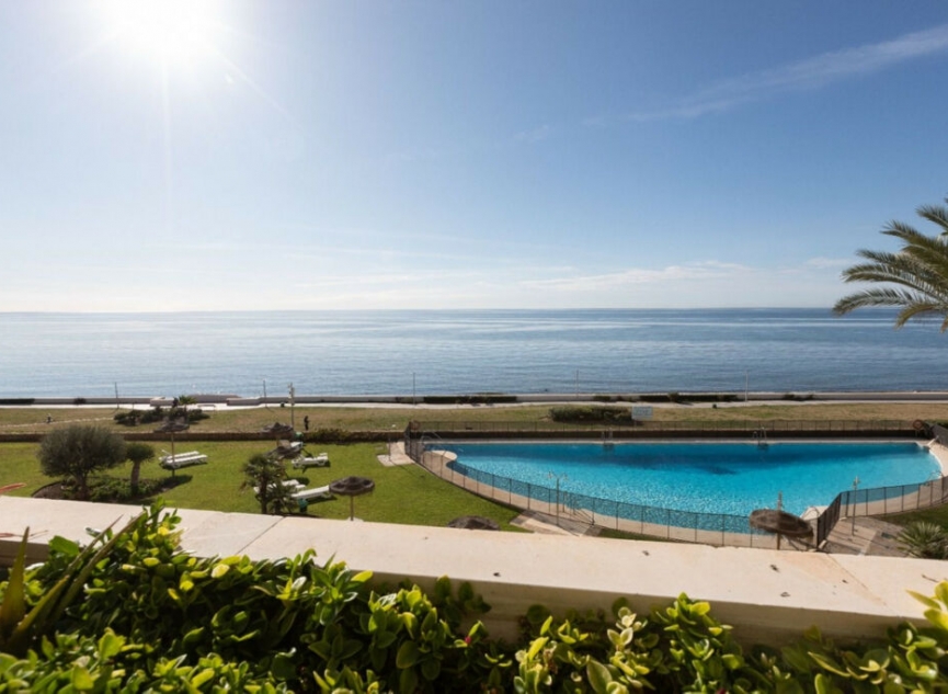Resale - Apartment -
Estepona