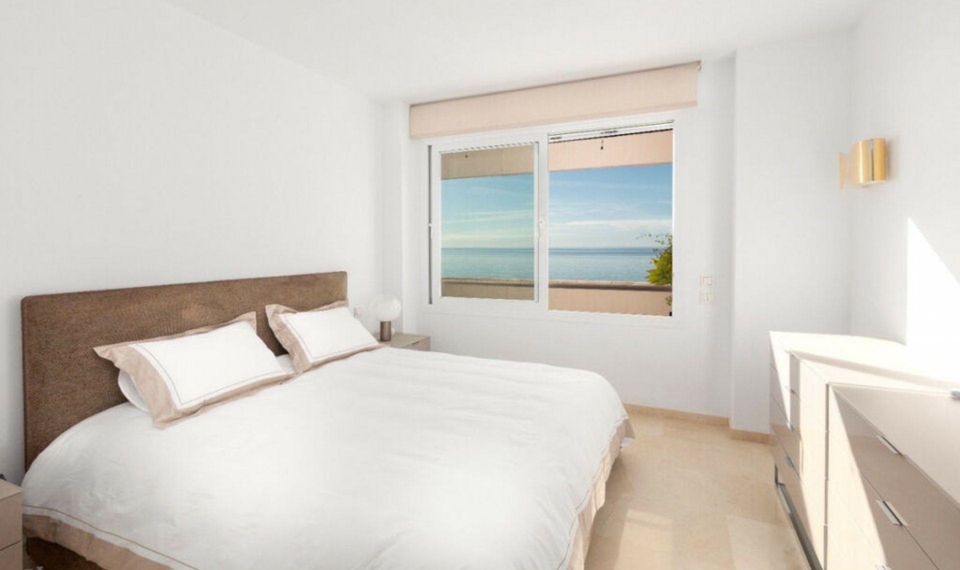 Resale - Apartment -
Estepona